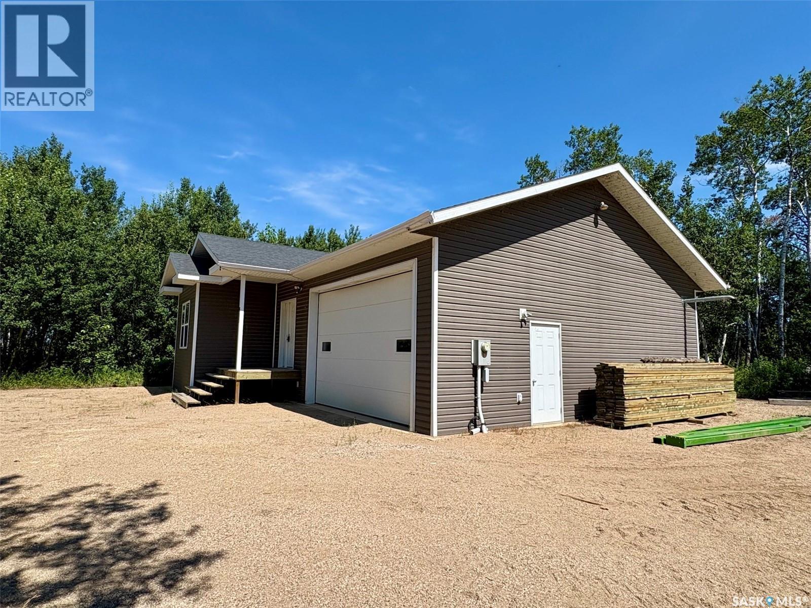 805 Potter Place, Good Spirit Lake, SK - Outdoor With Exterior