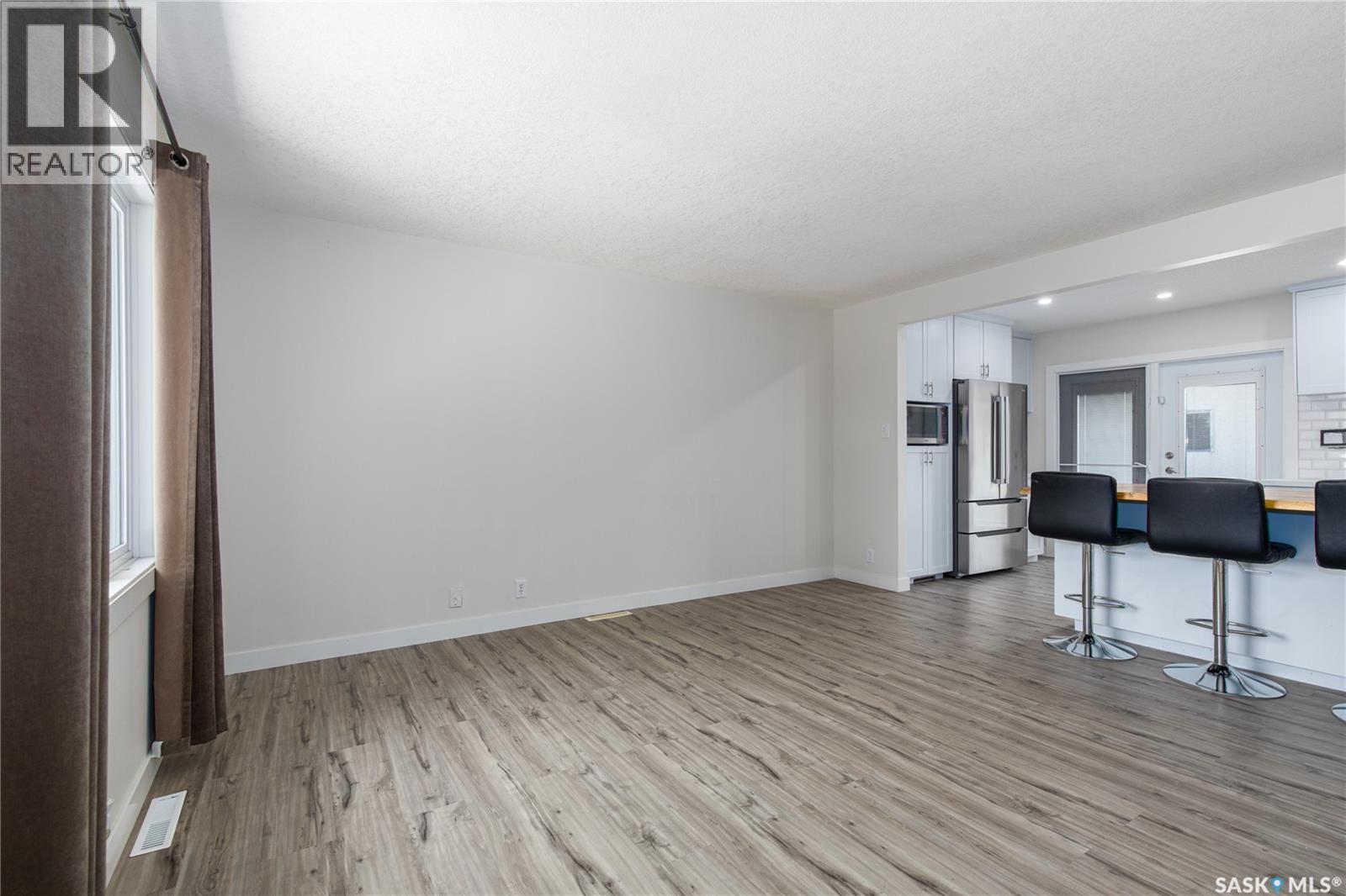 1337 7Th Avenue Nw, Moose Jaw, SK - Indoor