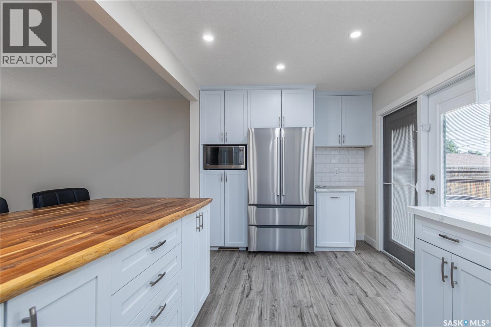 1337 7Th Avenue Nw, Moose Jaw, SK - Indoor Photo Showing Kitchen