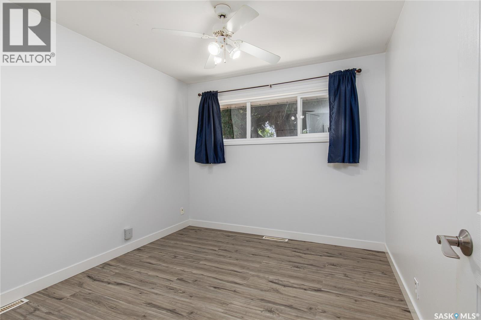 1337 7Th Avenue Nw, Moose Jaw, SK - Indoor Photo Showing Other Room