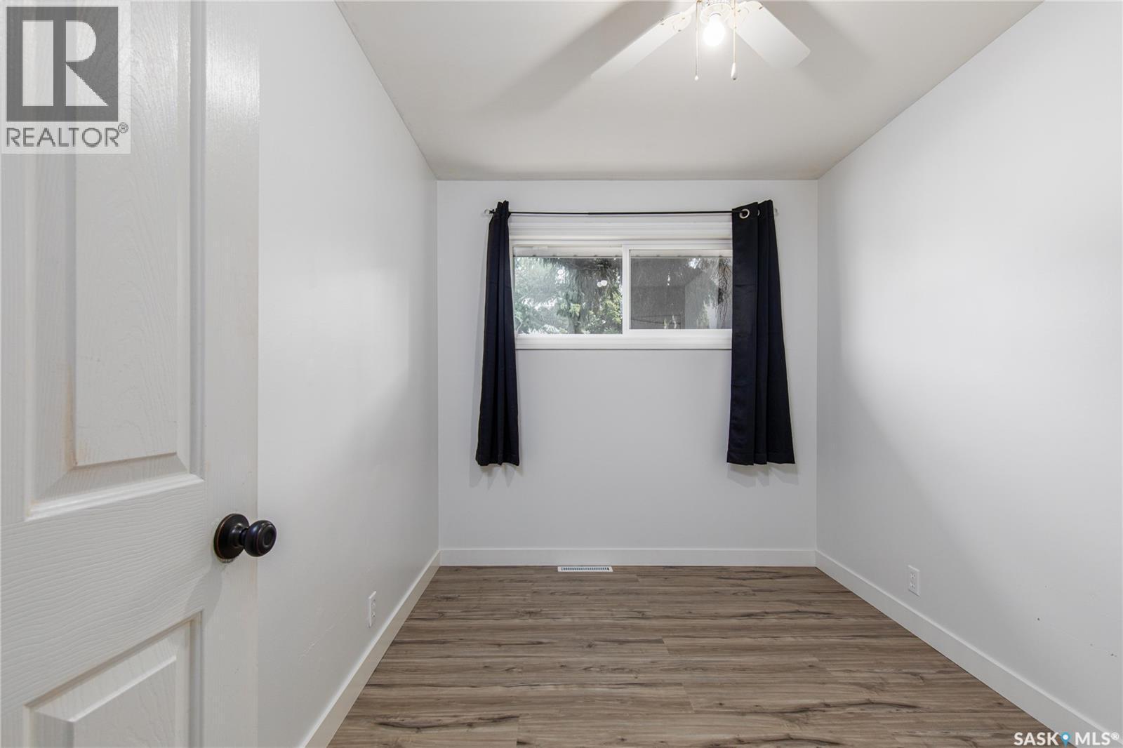 1337 7Th Avenue Nw, Moose Jaw, SK - Indoor Photo Showing Other Room