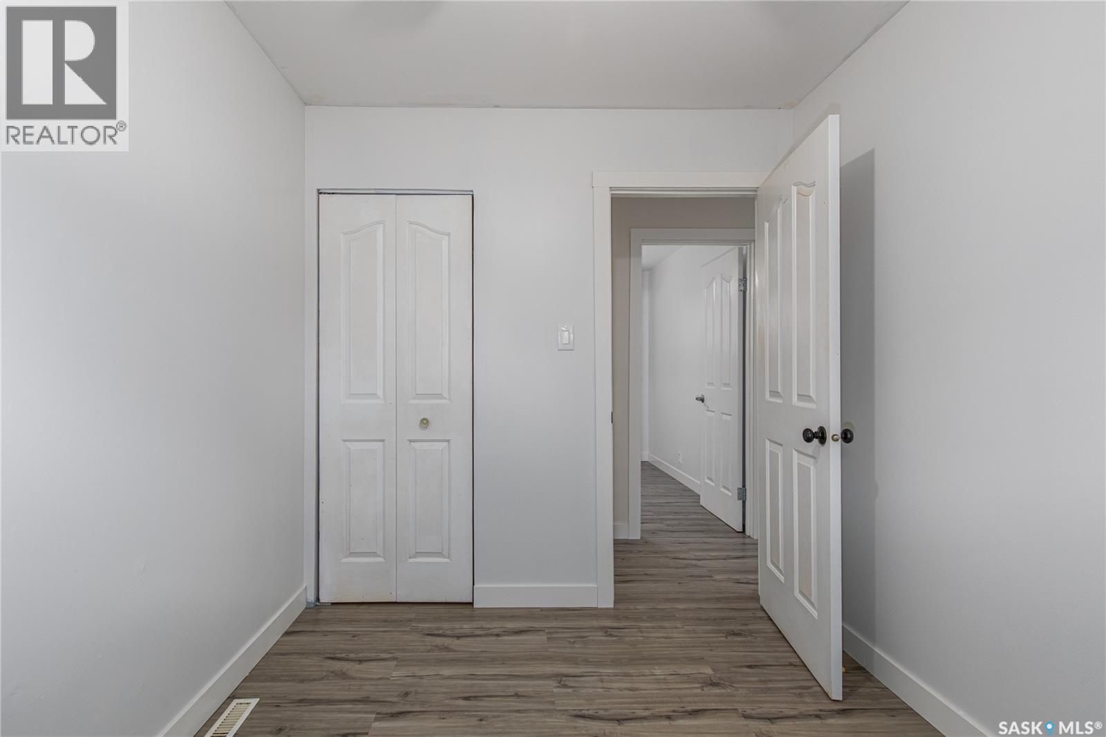 1337 7Th Avenue Nw, Moose Jaw, SK - Indoor Photo Showing Other Room