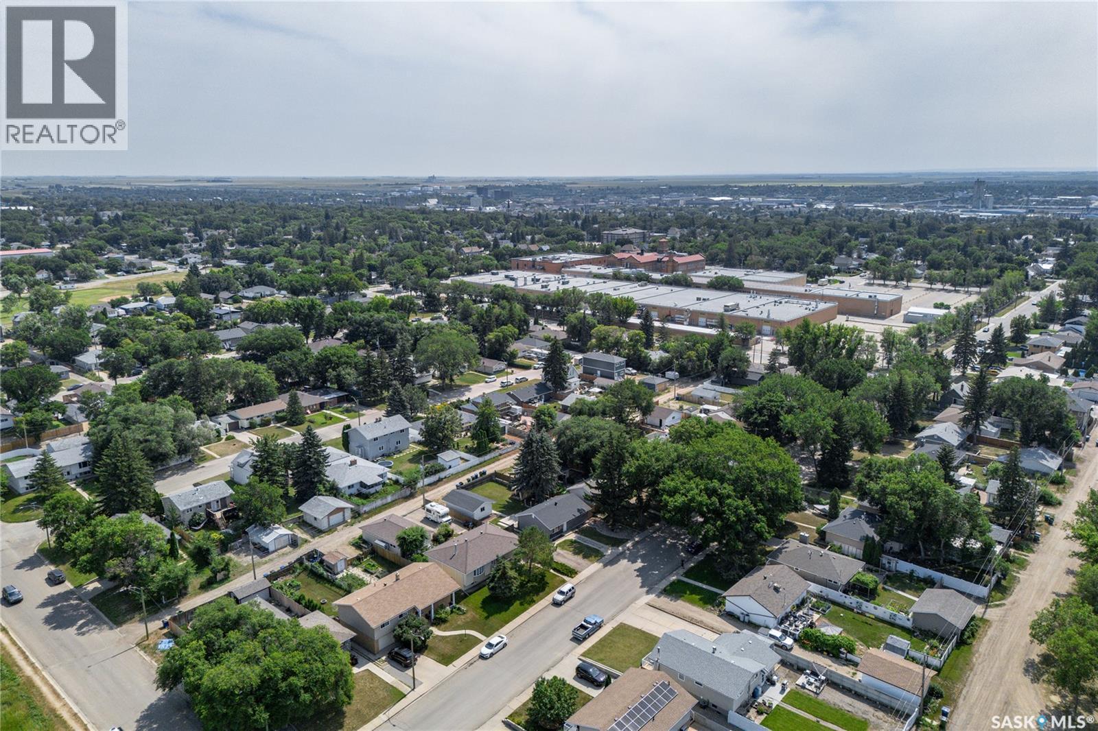 1337 7Th Avenue Nw, Moose Jaw, SK - Outdoor With View