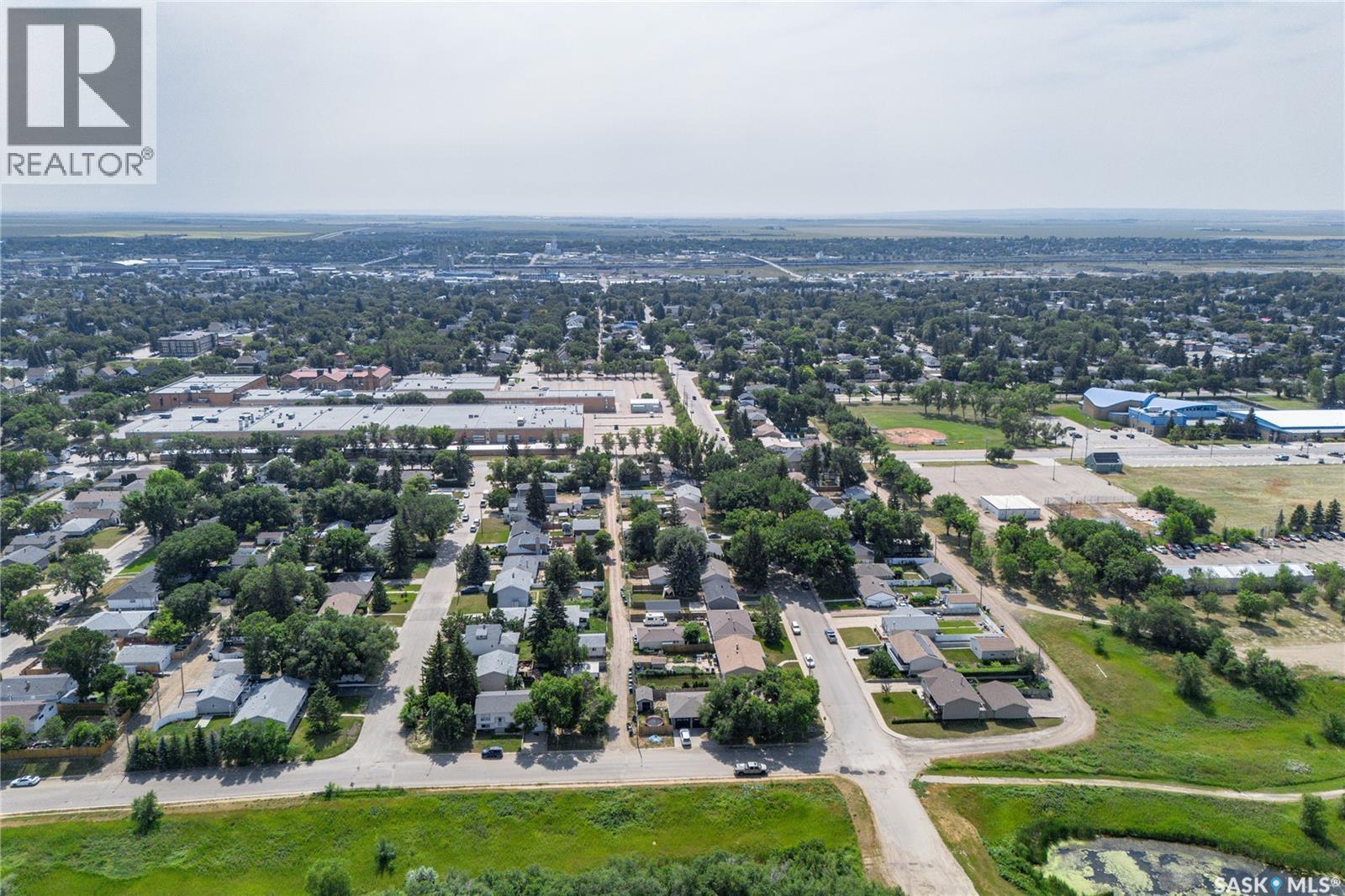 1337 7Th Avenue Nw, Moose Jaw, SK - Outdoor With View