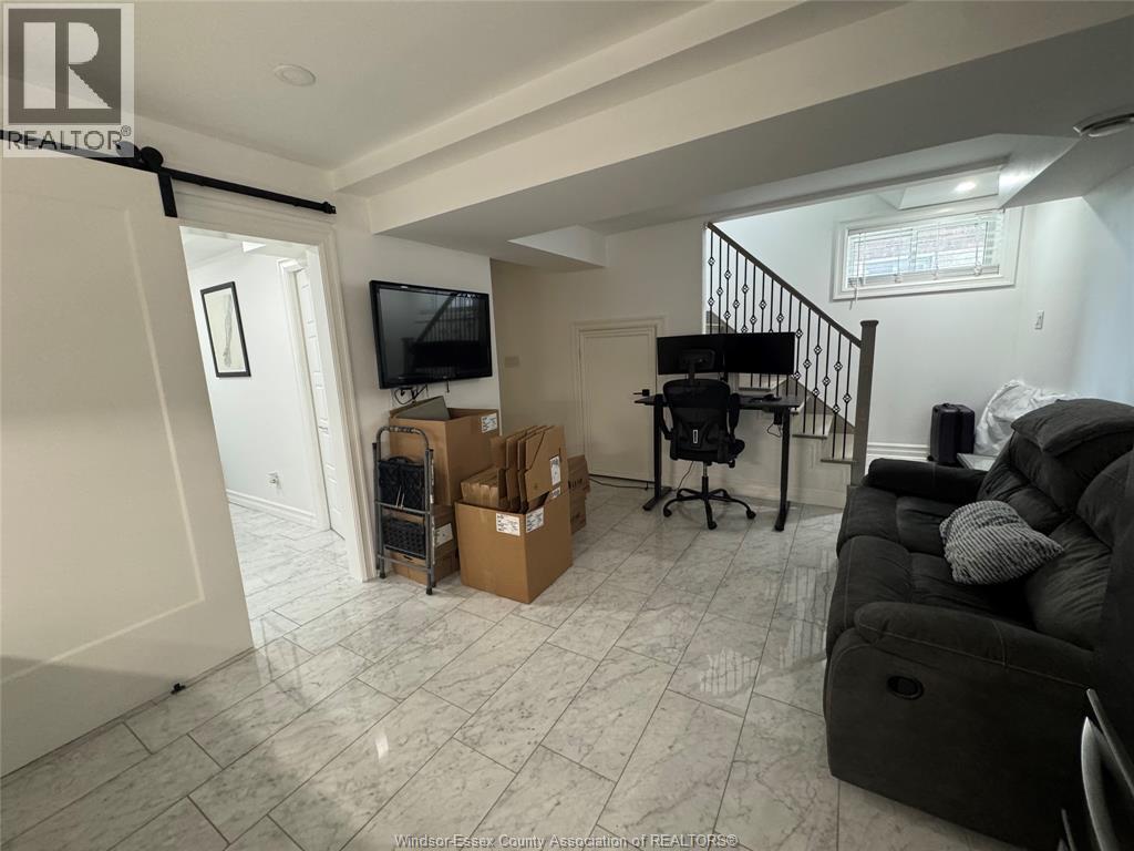 1228 Dougall Unit# Lower, Windsor, ON - Indoor