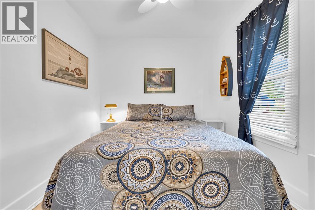 1337 Janette, Windsor, ON - Indoor Photo Showing Bedroom