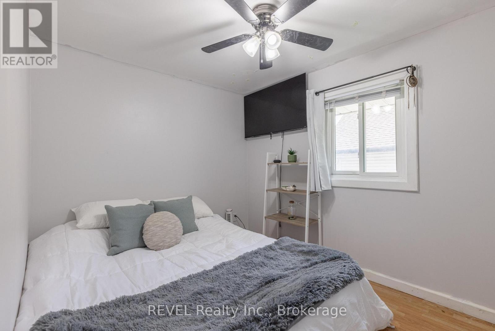 41 Ottawa Street, St. Catharines (Downtown), ON - Indoor Photo Showing Bedroom
