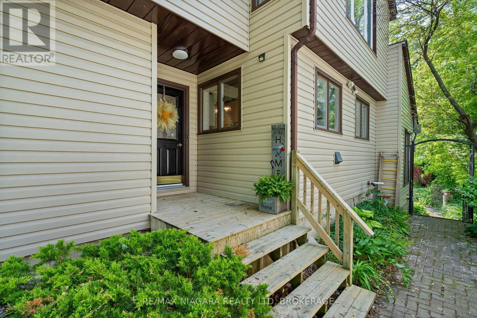 2944 North Shore Drive, Haldimand (Dunnville), ON - Outdoor With Exterior