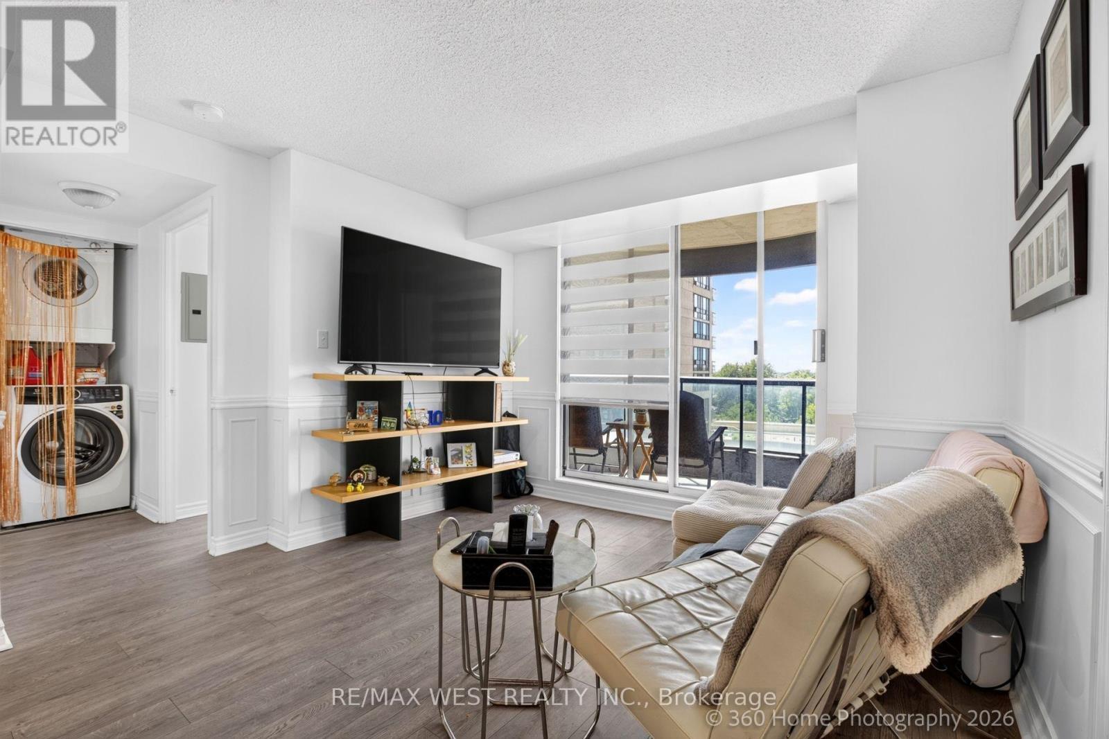 706 - 7 Lorraine Drive, Toronto, ON - Indoor