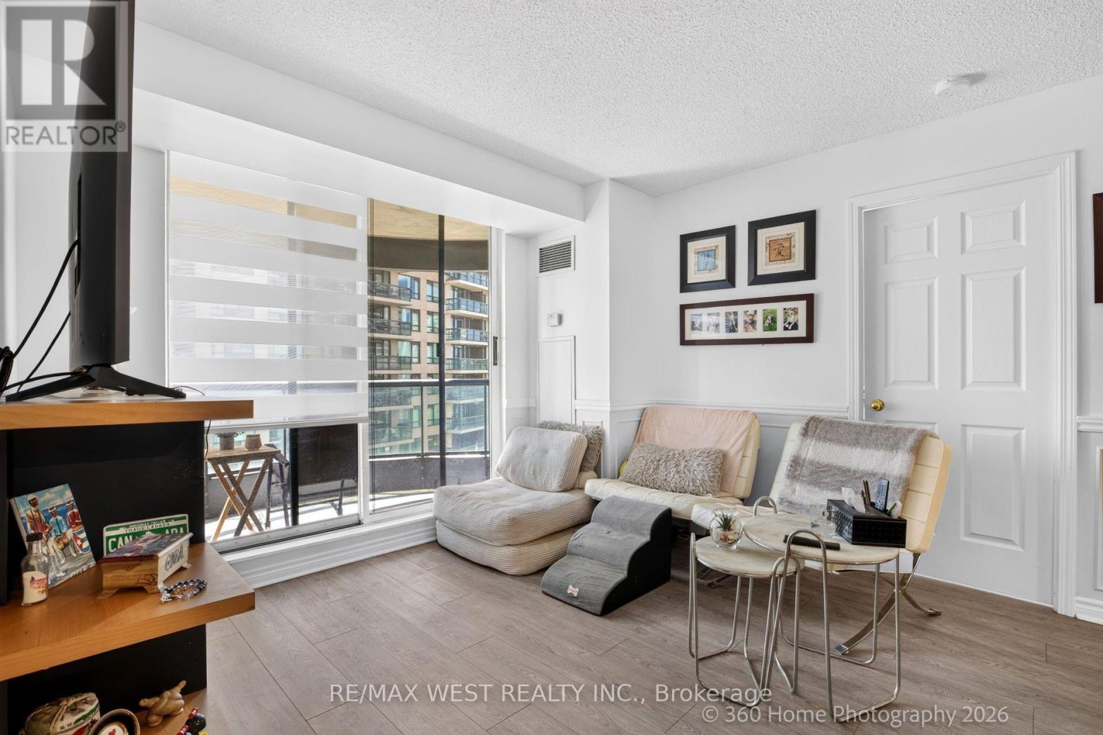 706 - 7 Lorraine Drive, Toronto, ON - Indoor Photo Showing Other Room