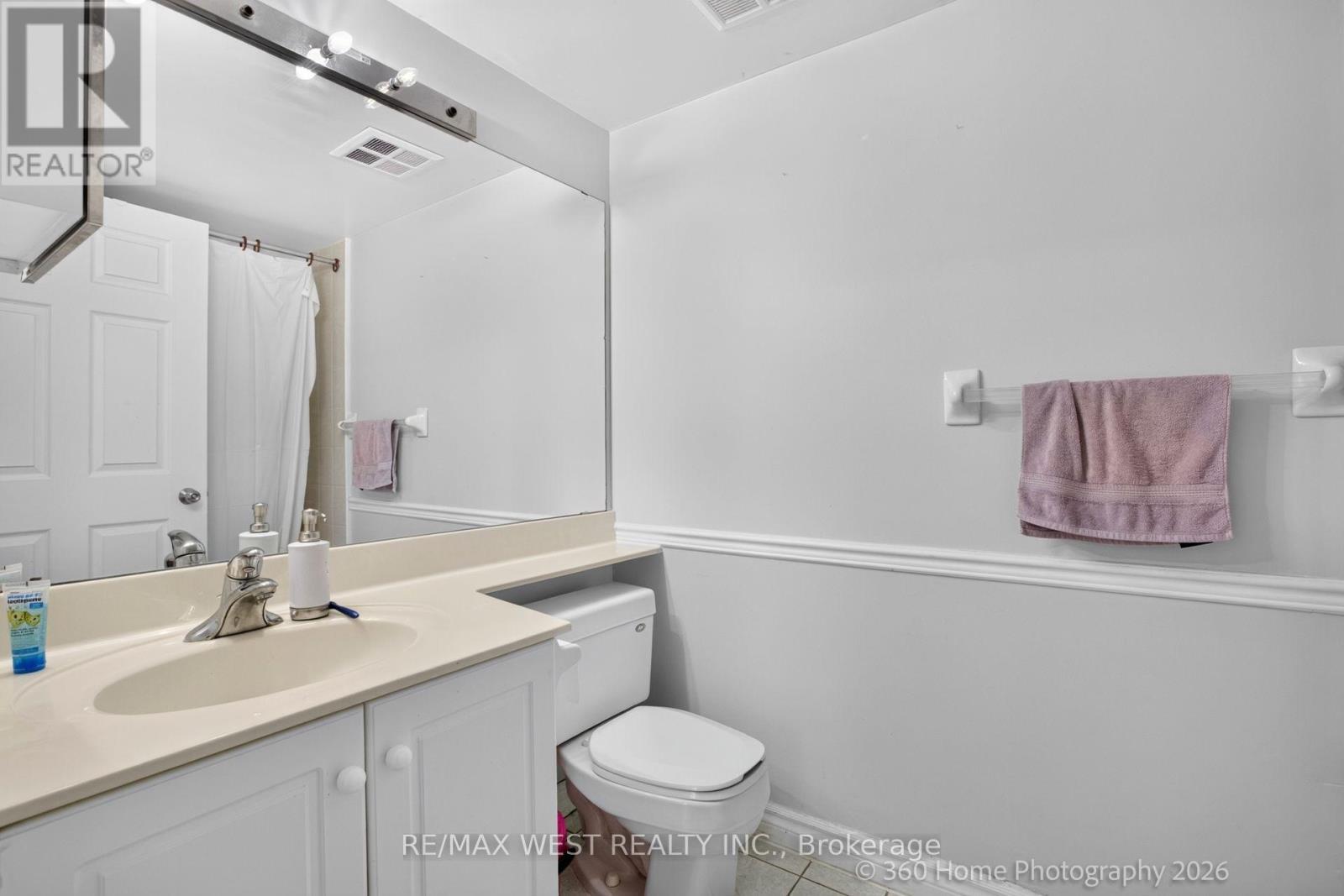 706 - 7 Lorraine Drive, Toronto, ON - Indoor Photo Showing Bathroom
