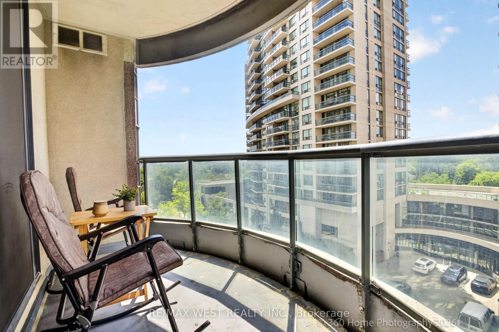 706 - 7 Lorraine Drive, Toronto, ON - Outdoor