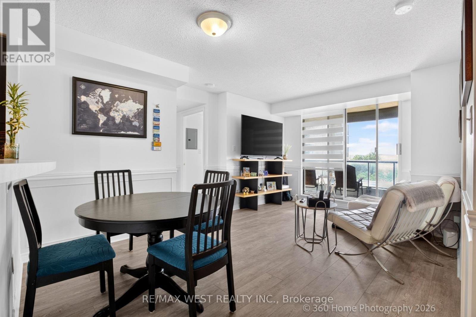 706 - 7 Lorraine Drive, Toronto, ON - Indoor Photo Showing Dining Room