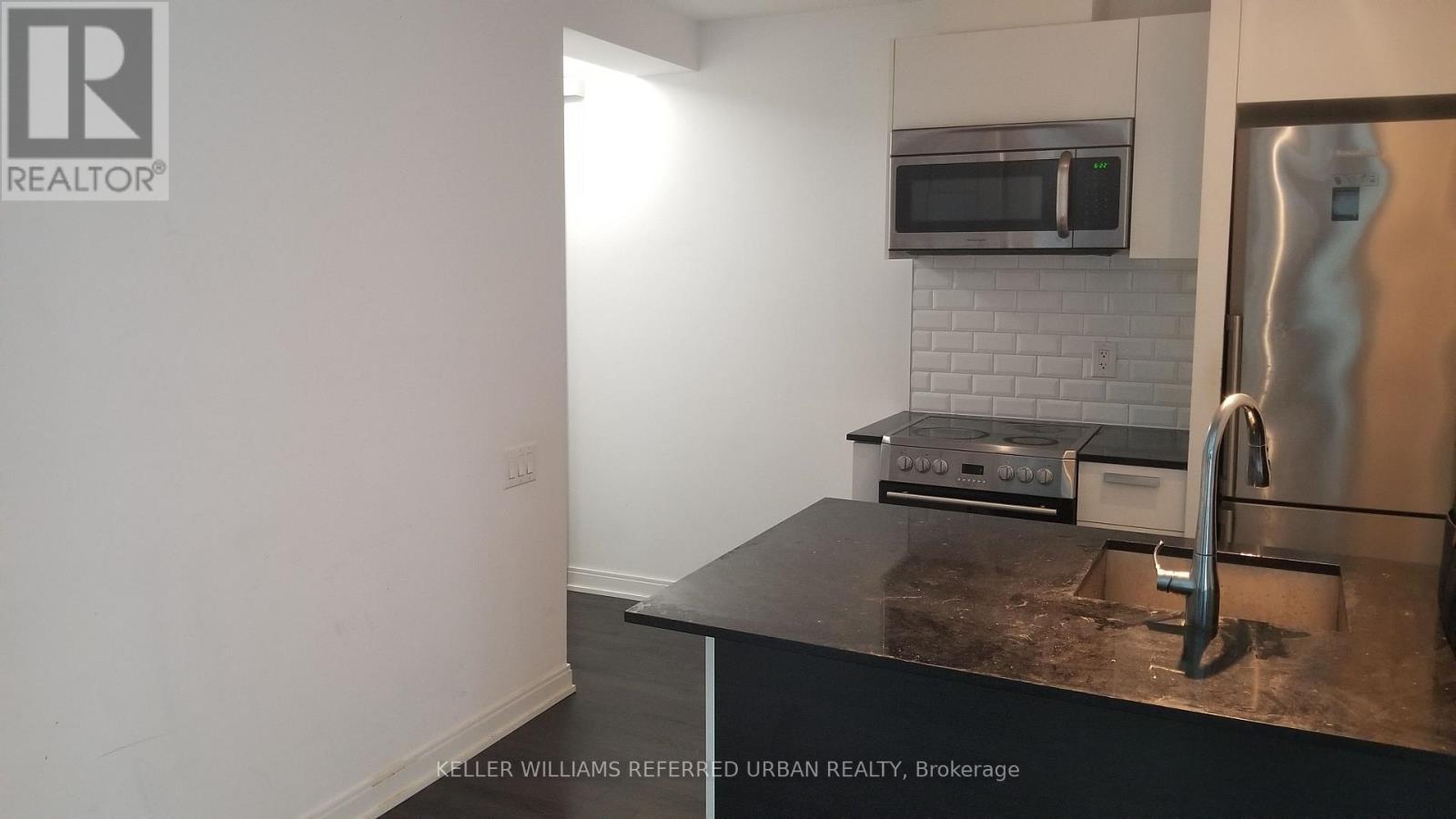 409 - 42 Charles Street E, Toronto, ON - Indoor