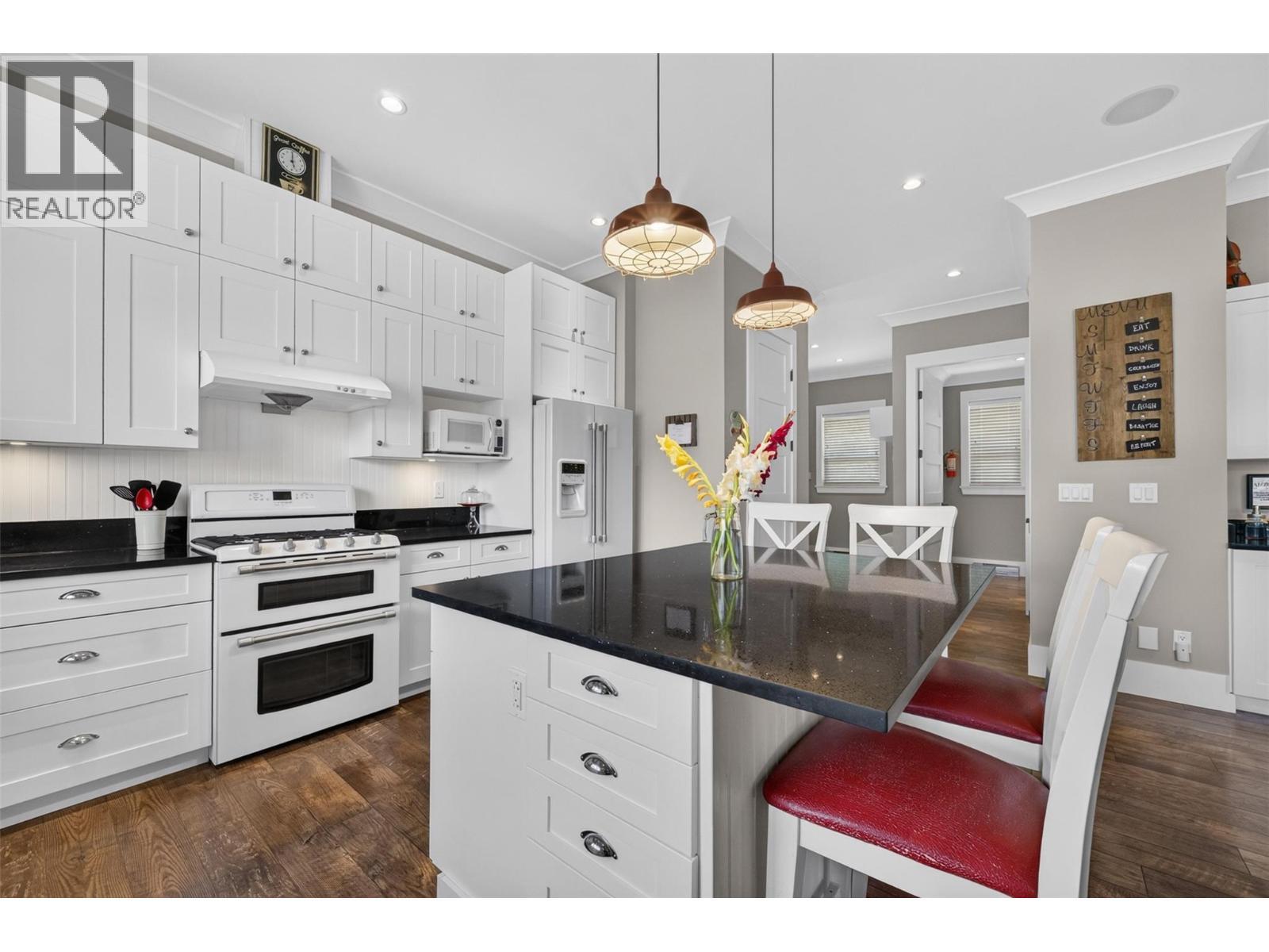 4119 Galligan Road Unit# 12, Eagle Bay, BC - Indoor Photo Showing Kitchen
