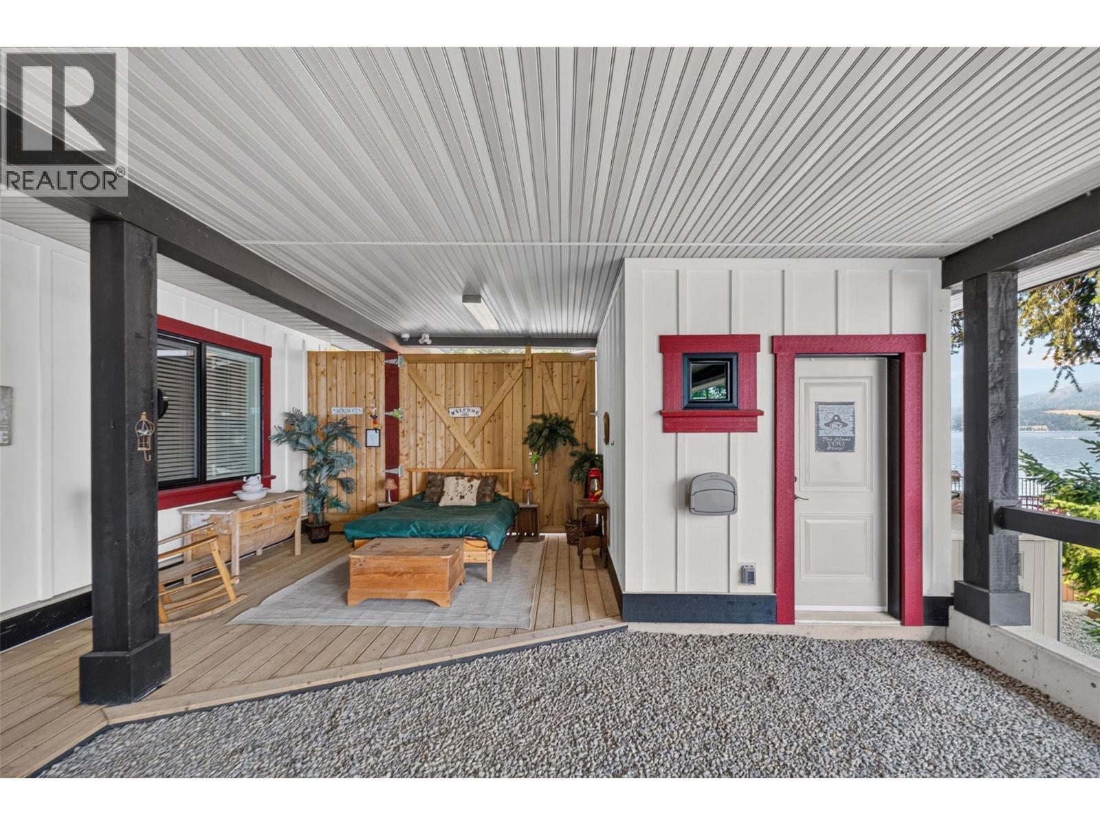 4119 Galligan Road Unit# 12, Eagle Bay, BC - Indoor Photo Showing Laundry Room