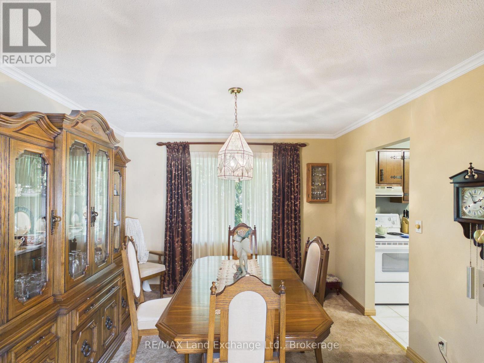 37 Albert Road, Kincardine, ON - Indoor Photo Showing Dining Room