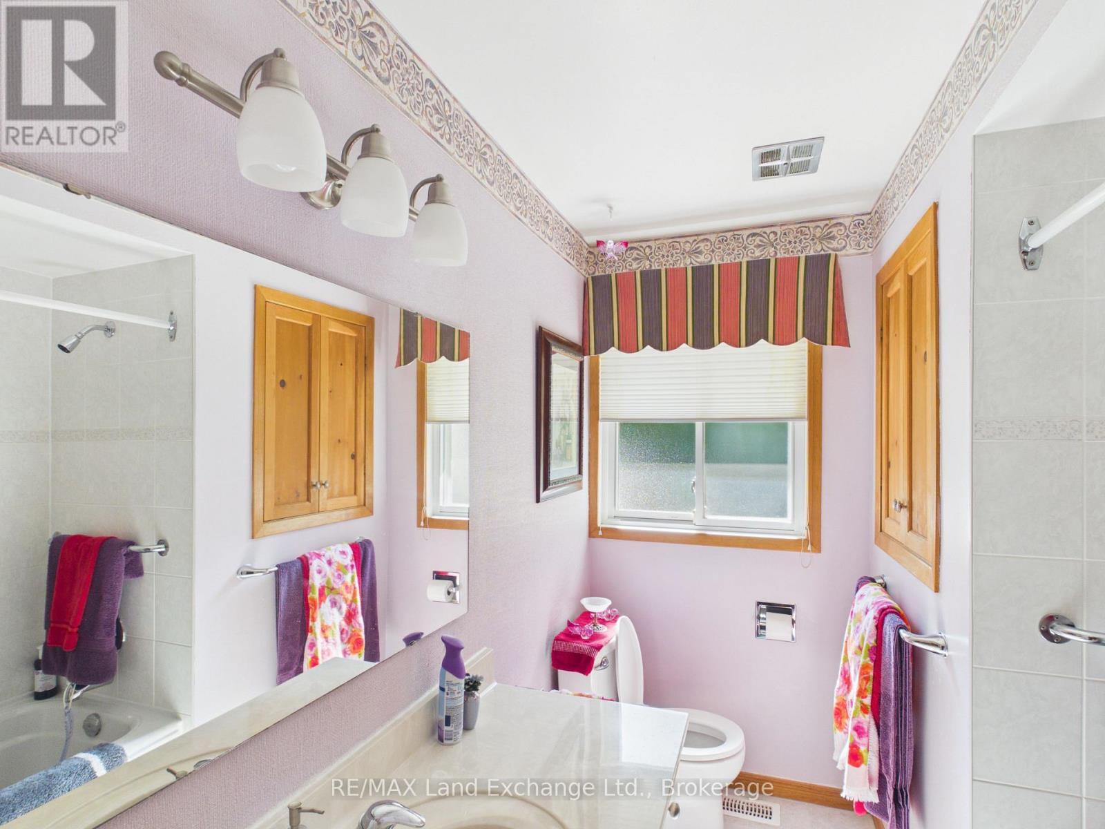 37 Albert Road, Kincardine, ON - Indoor Photo Showing Bathroom