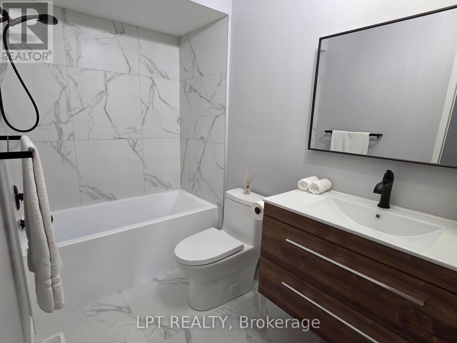 103 Howling Crescent, Ajax, ON - Indoor Photo Showing Bathroom