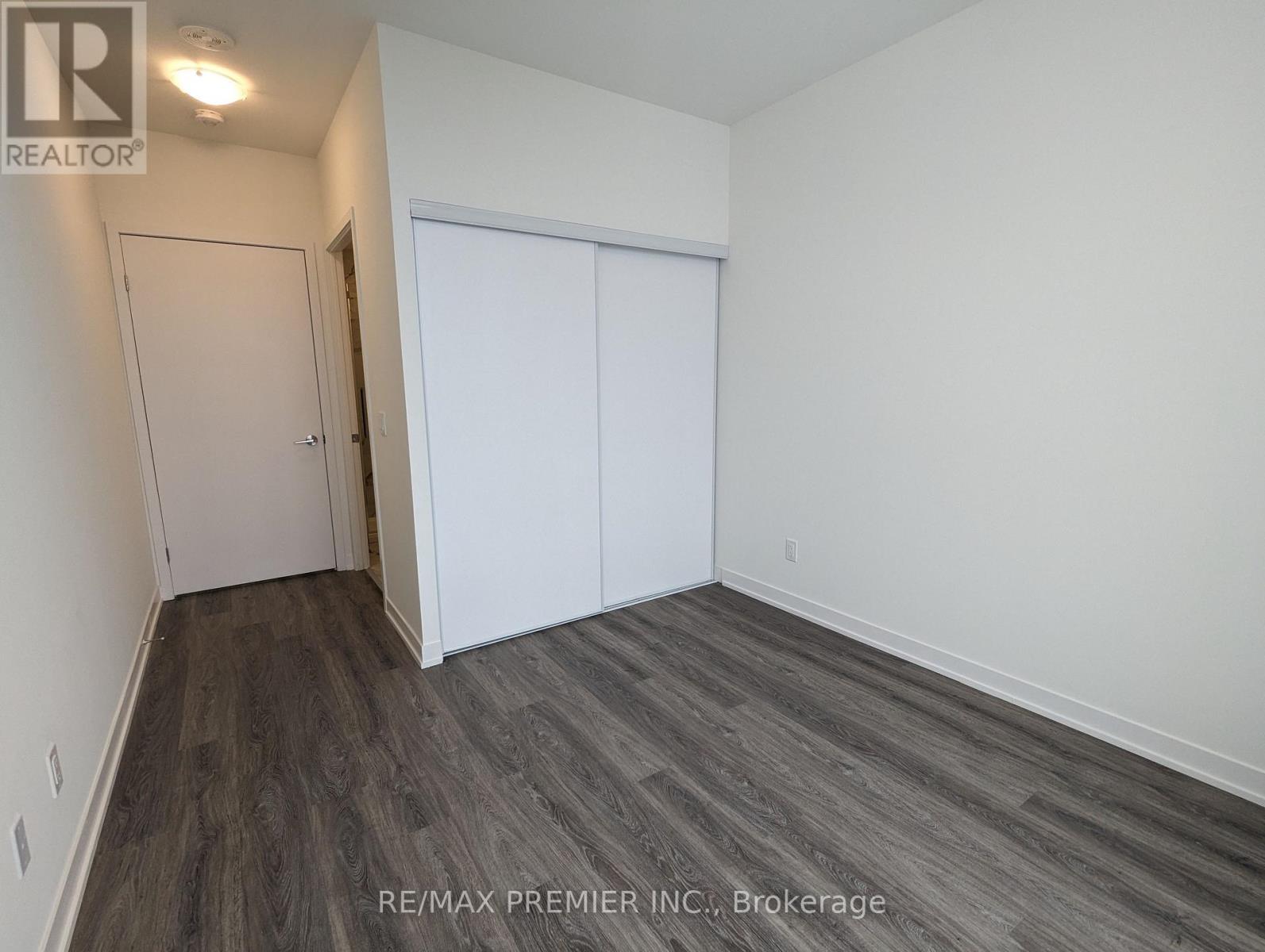 811 - 6 David Eyer Road, Richmond Hill, ON - Indoor Photo Showing Other Room