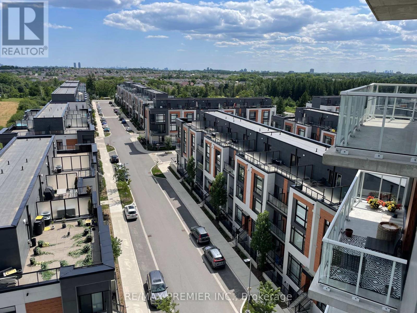 811 - 6 David Eyer Road, Richmond Hill, ON - Outdoor With View