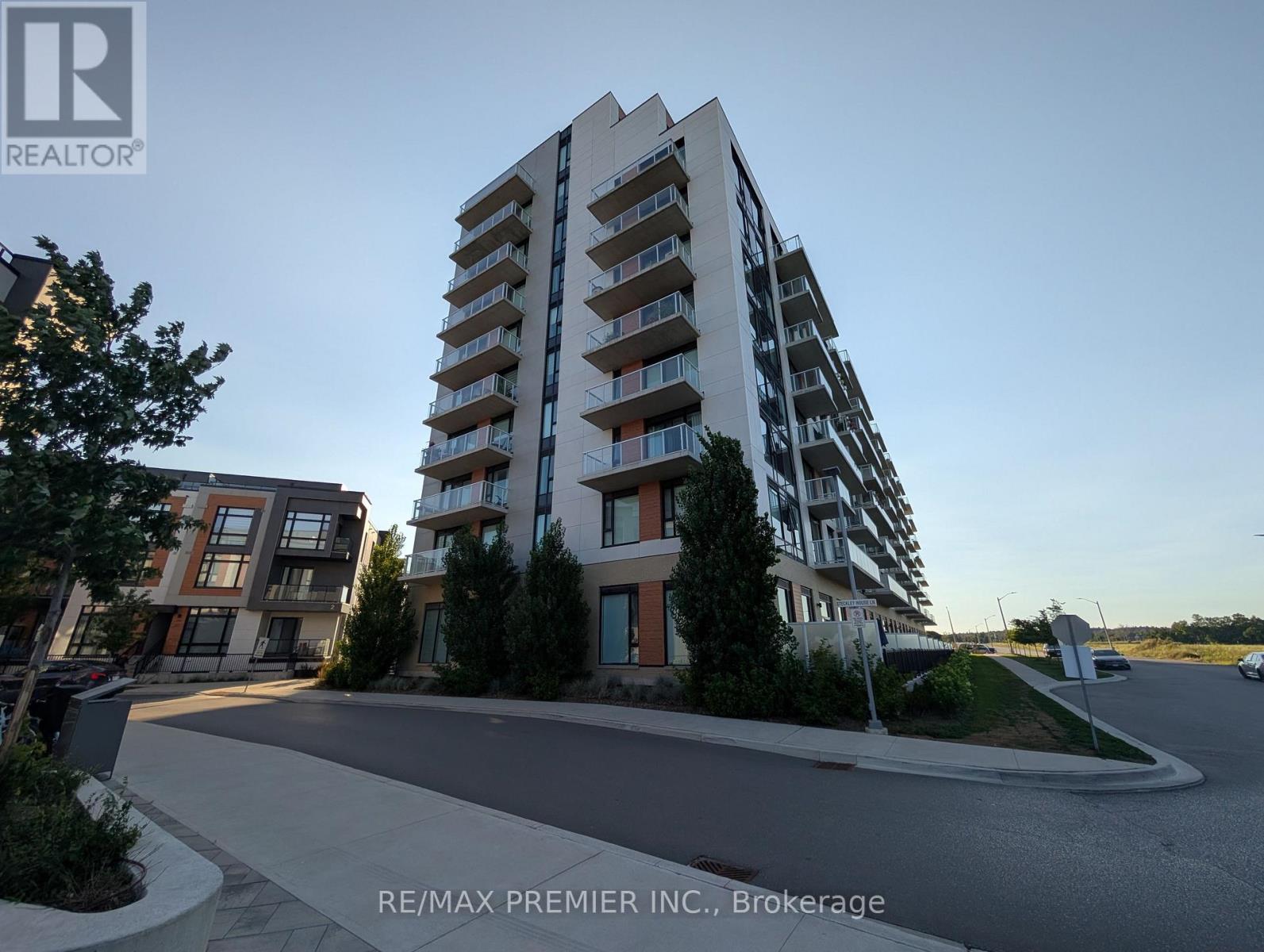 811 - 6 David Eyer Road, Richmond Hill, ON - Outdoor With Balcony With Facade