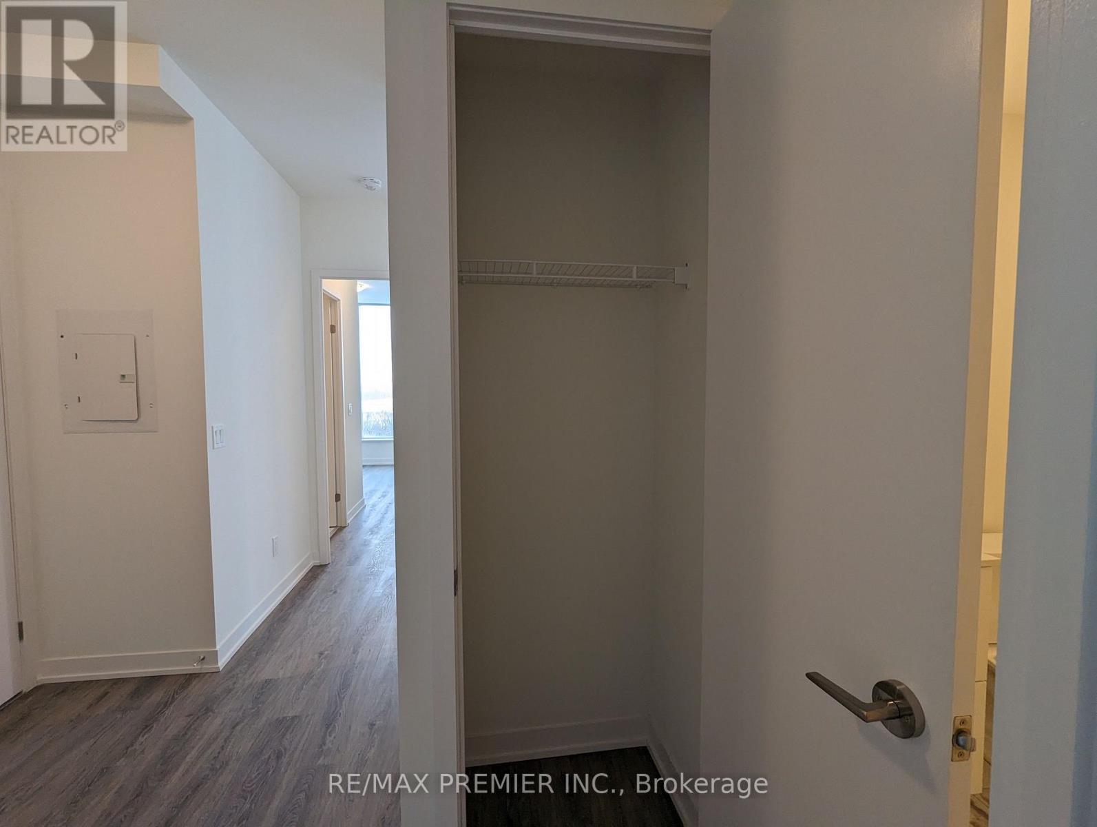811 - 6 David Eyer Road, Richmond Hill, ON - Indoor Photo Showing Other Room
