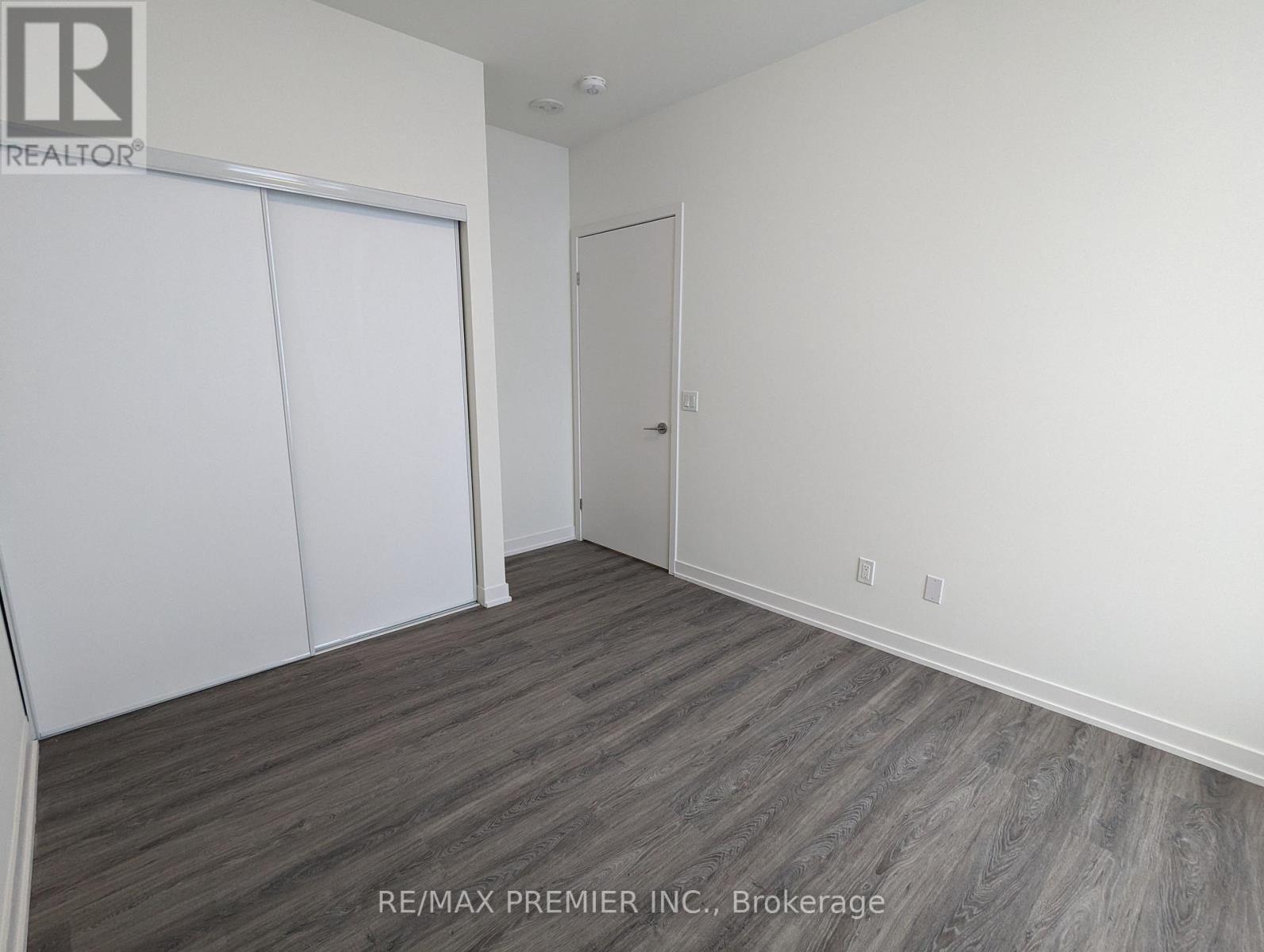 811 - 6 David Eyer Road, Richmond Hill, ON - Indoor Photo Showing Other Room