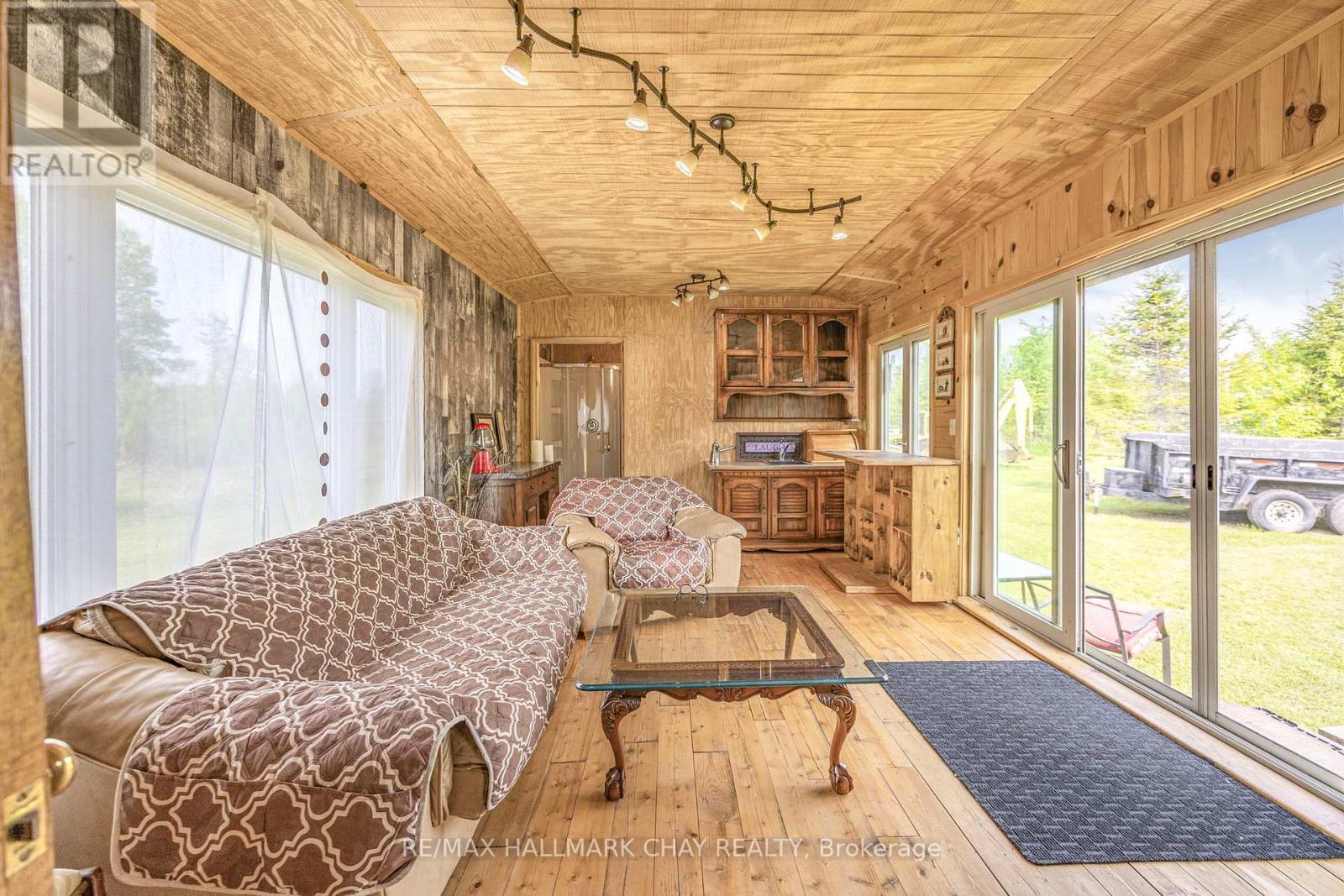 9205 Mckinnon Road, Essa, ON