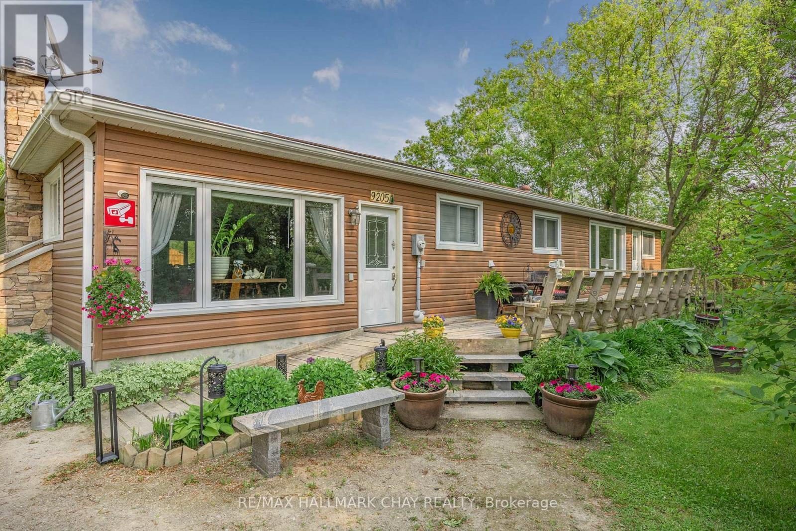 9205 Mckinnon Road, Essa, ON