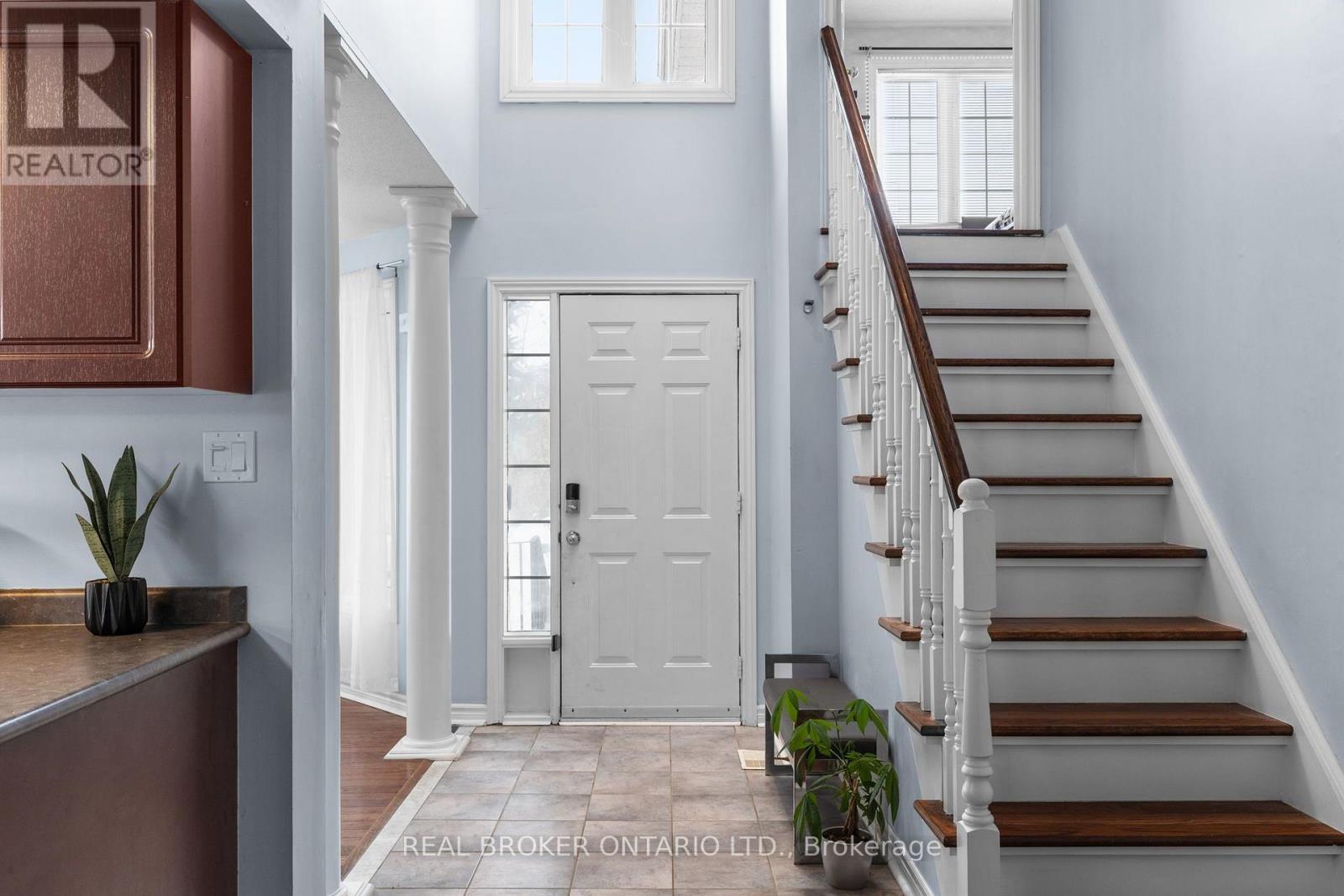 31 Bell Street, Barrie, ON - Indoor Photo Showing Other Room