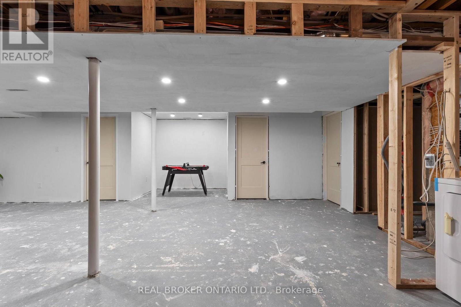 31 Bell Street, Barrie, ON - Indoor Photo Showing Basement