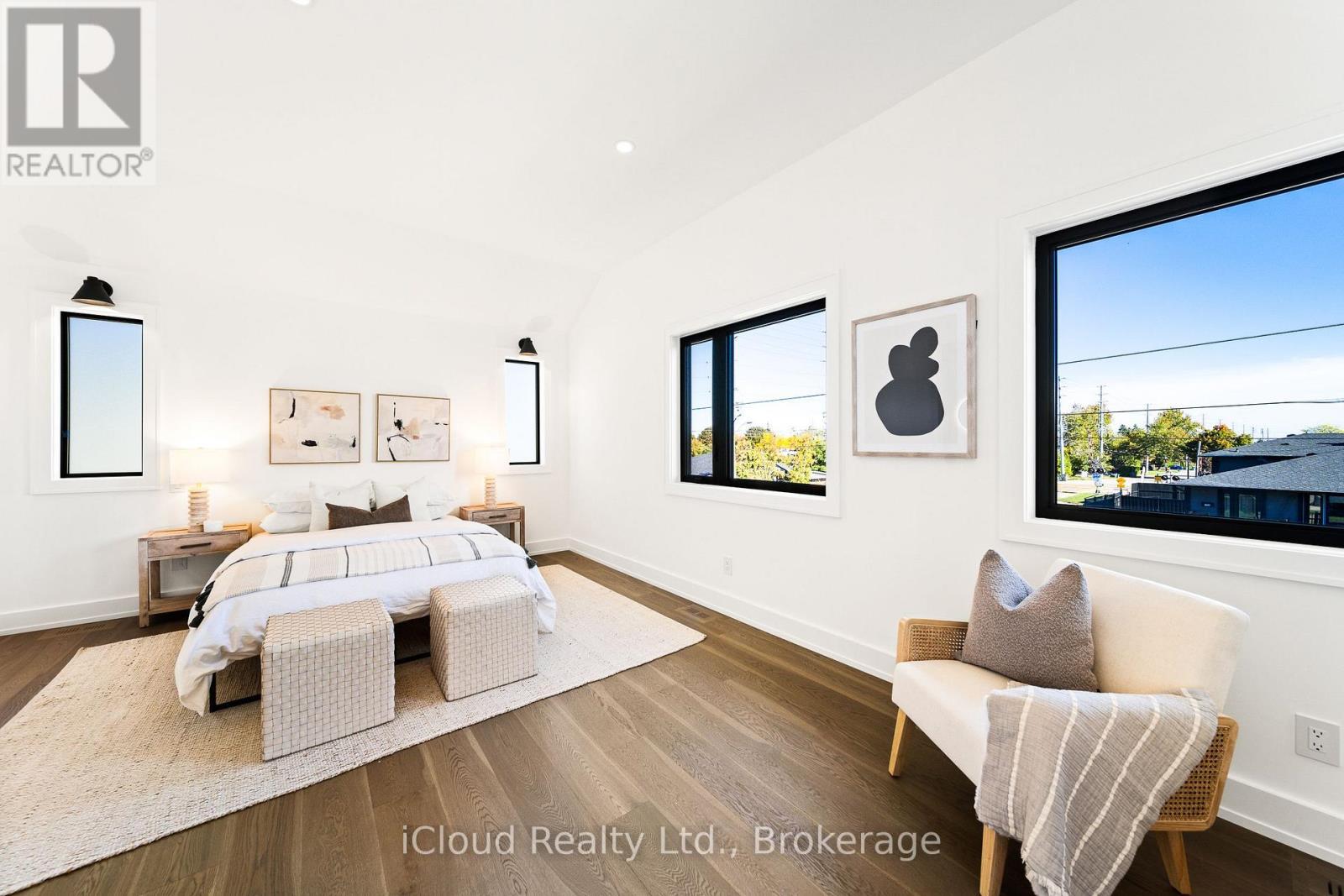 1140 Ogden Avenue, Mississauga, ON - Indoor Photo Showing Bedroom