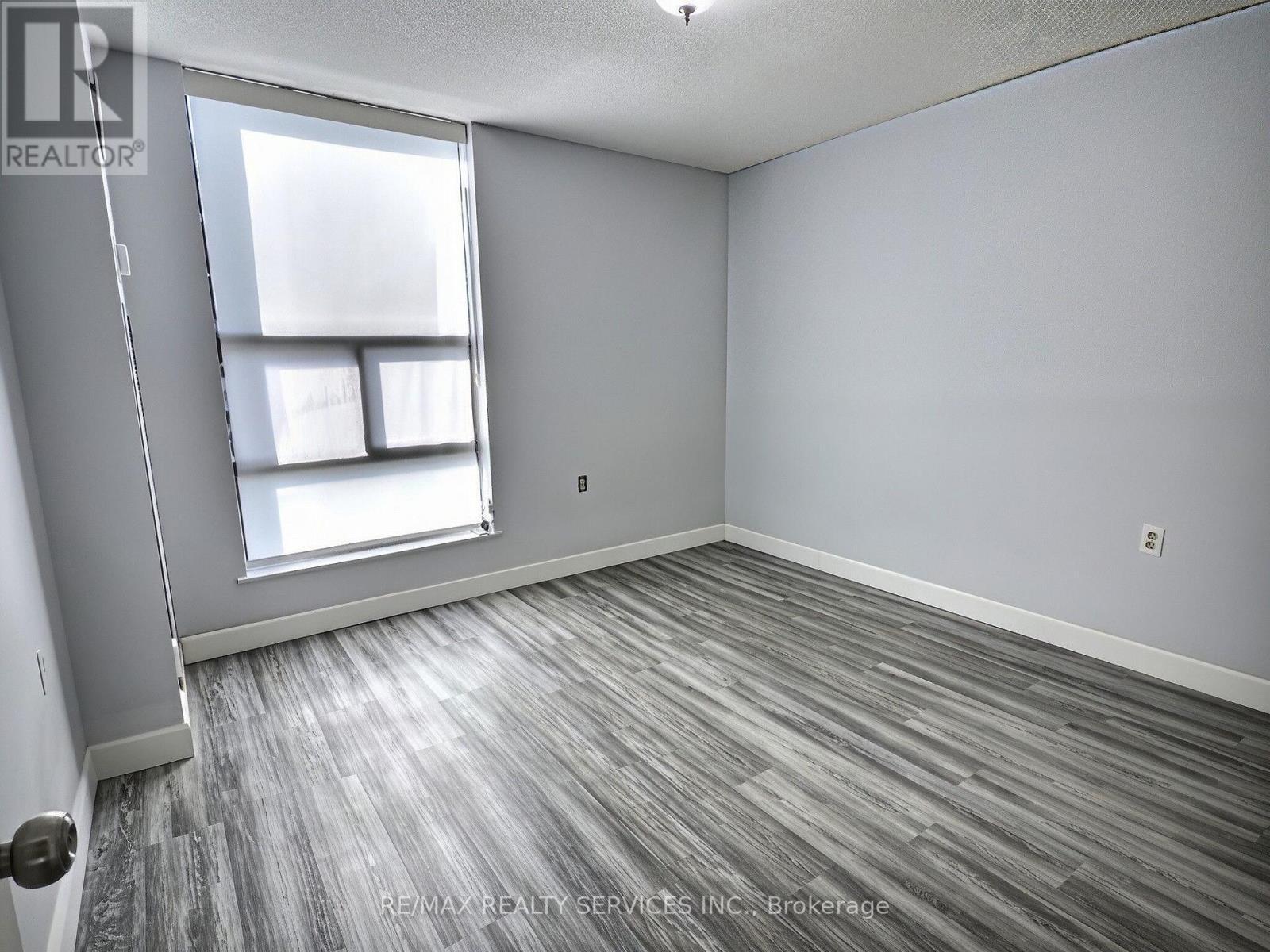 1812 - 18 Knightsbridge Road, Brampton, ON - Indoor Photo Showing Other Room