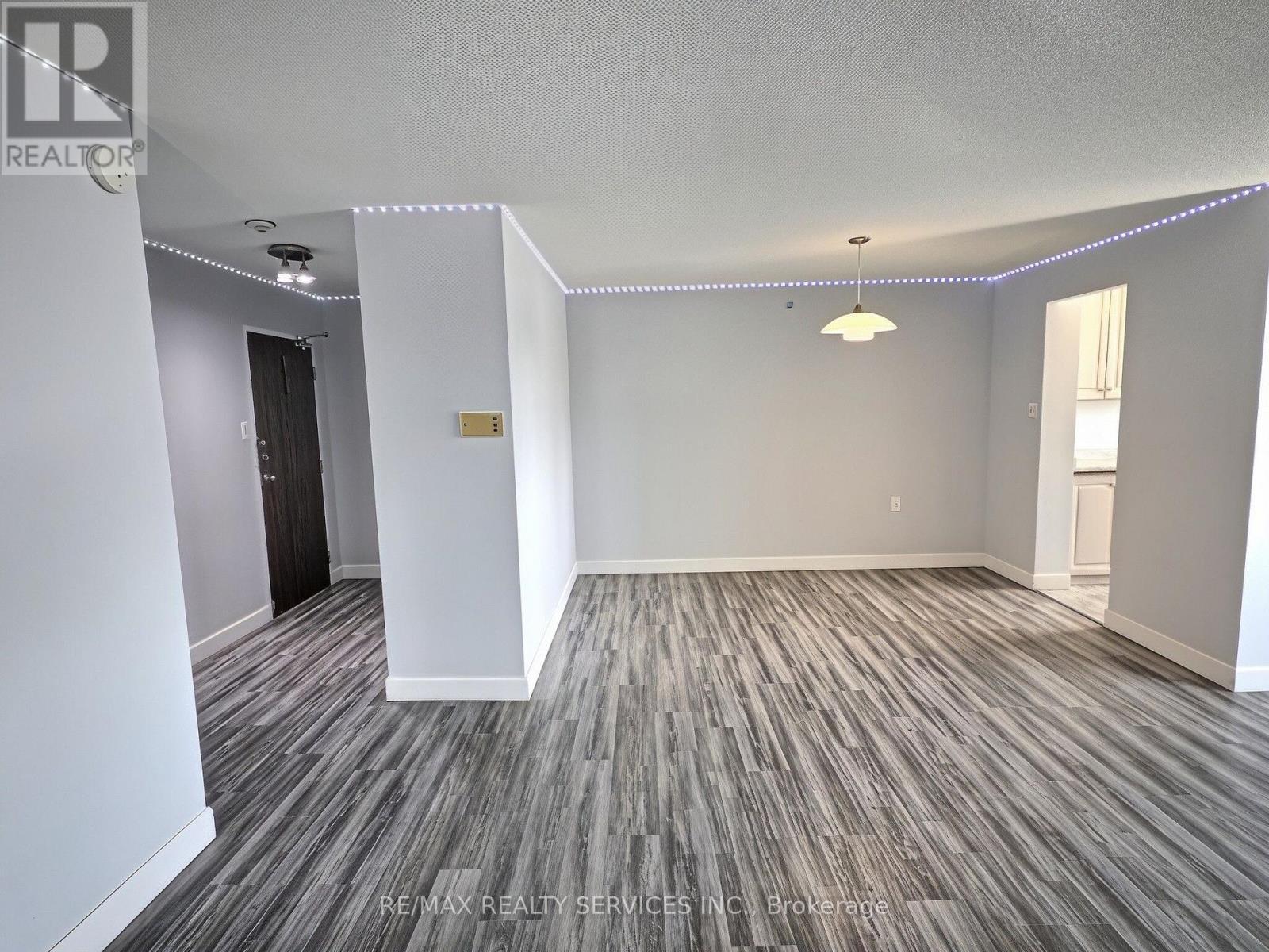 1812 - 18 Knightsbridge Road, Brampton, ON - Indoor Photo Showing Other Room