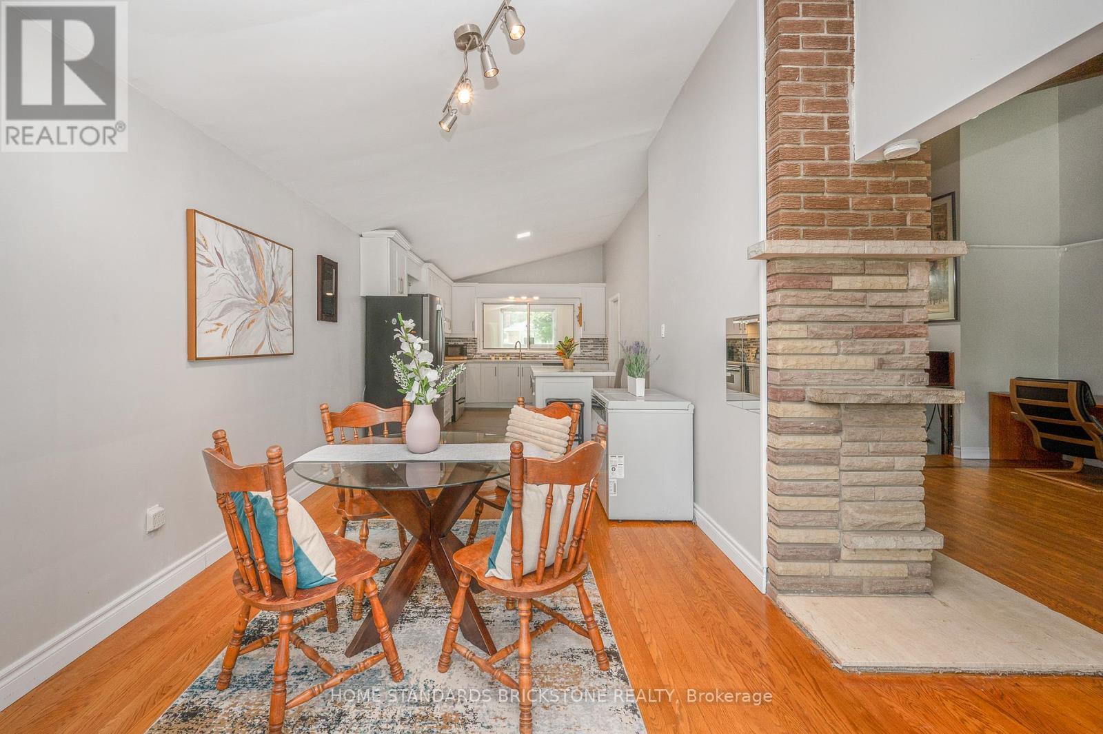 72 Mountain Avenue N, Hamilton, ON - Indoor Photo Showing Dining Room