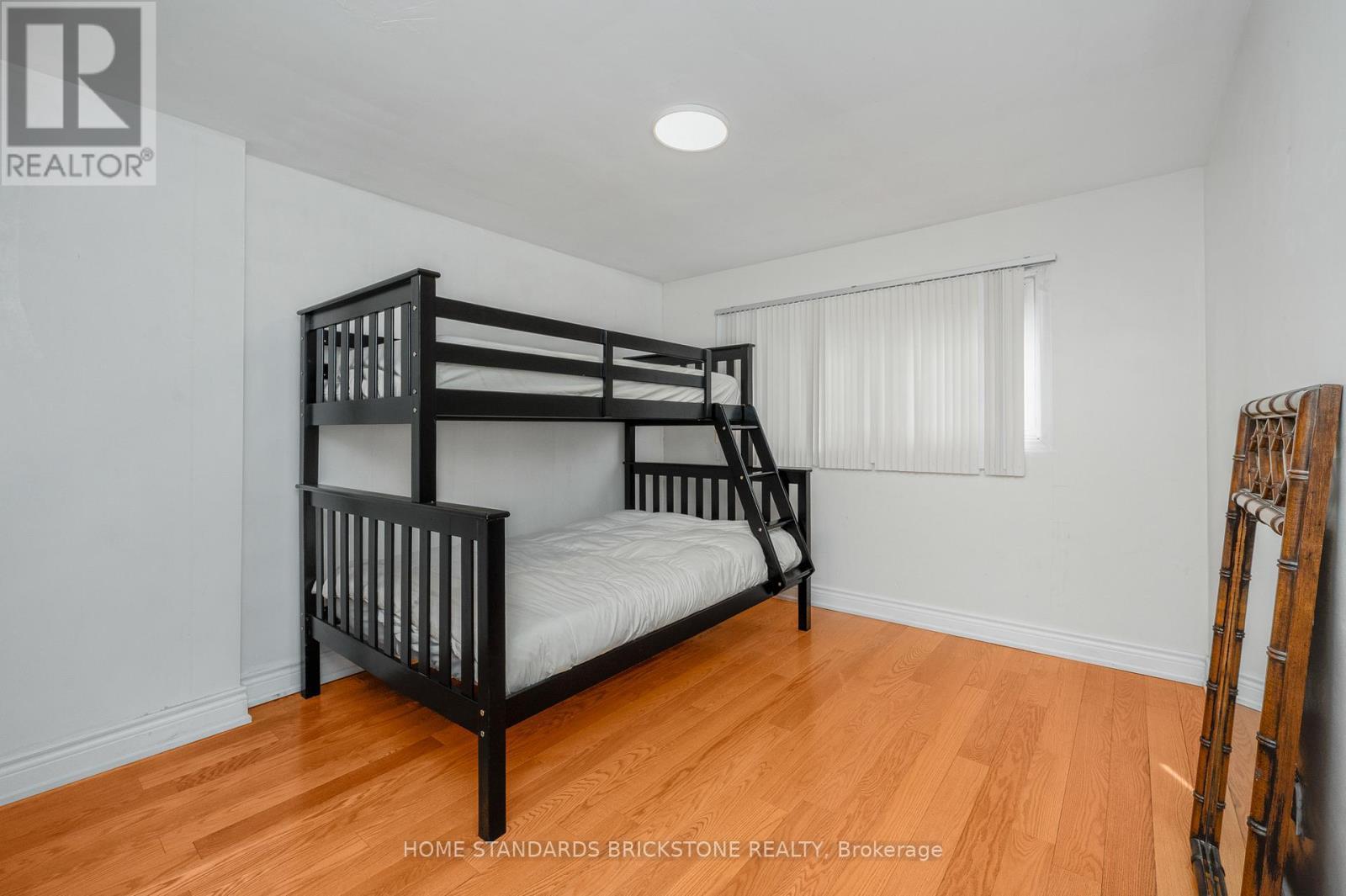 72 Mountain Avenue N, Hamilton, ON - Indoor Photo Showing Bedroom