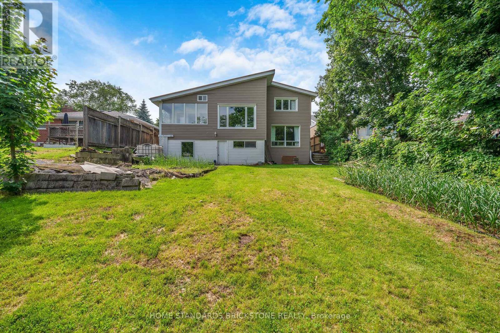 72 Mountain Avenue N, Hamilton, ON - Outdoor