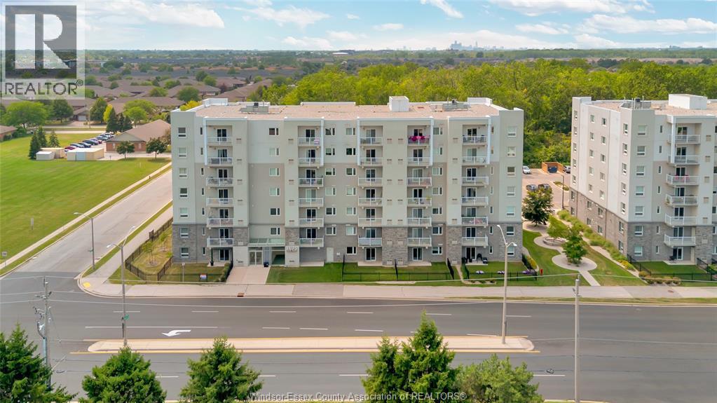 1675 Banwell Road Unit# 705, Windsor, ON - Outdoor With Facade