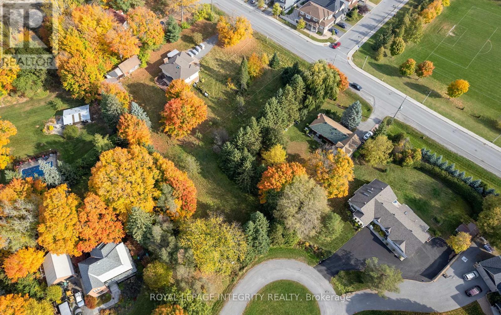 18 Howard Court, Ottawa, ON