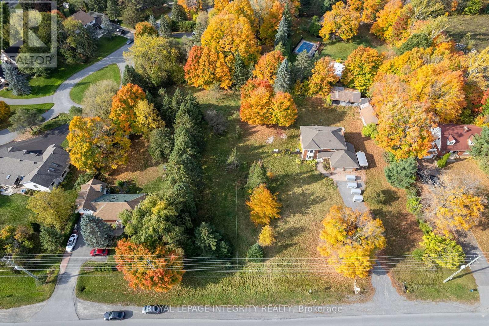 18 Howard Court, Ottawa, ON