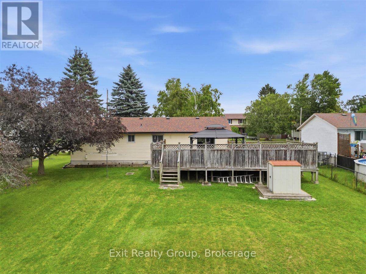 197 Chatterton Valley Crescent, Quinte West (Sidney Ward), ON - Outdoor With Deck Patio Veranda With Backyard