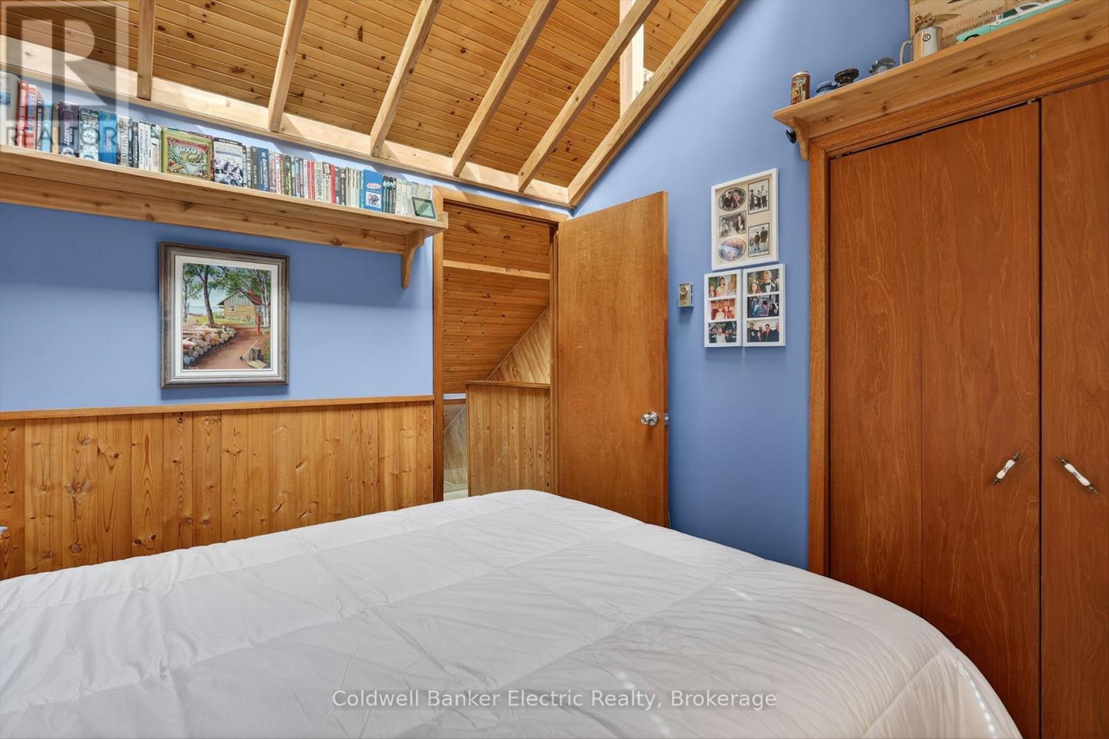 44 Lean Drive, North Kawartha, ON - Indoor Photo Showing Bedroom