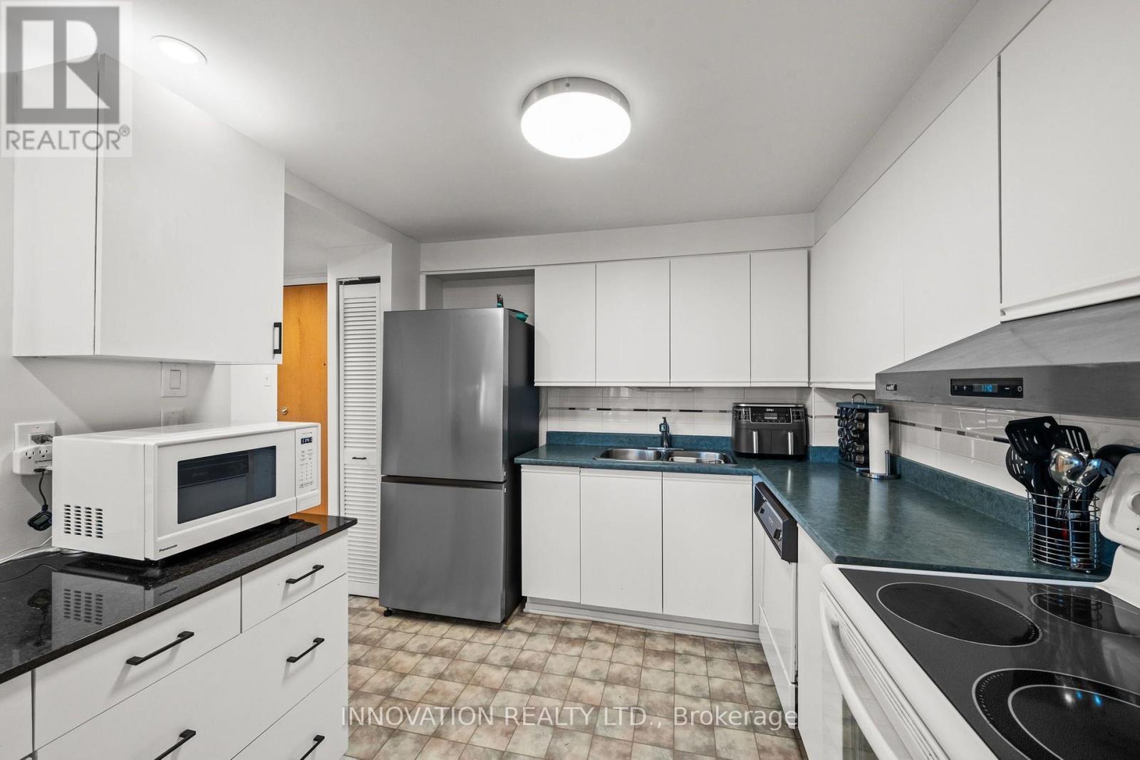 1001 - 960 Teron Road, Ottawa, ON - Indoor Photo Showing Kitchen