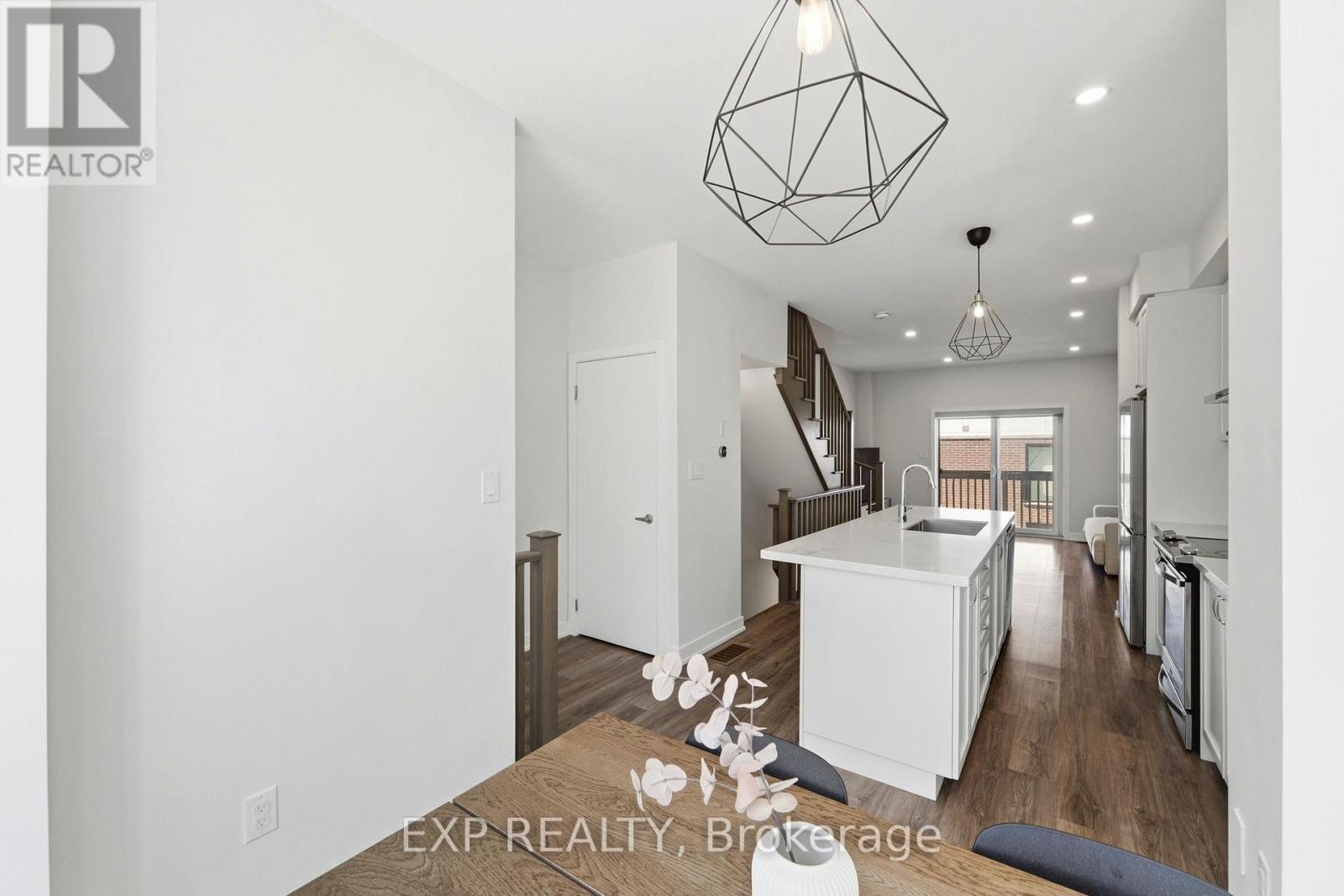 19 Markle Crescent, Hamilton (Ancaster), ON - Indoor Photo Showing Kitchen