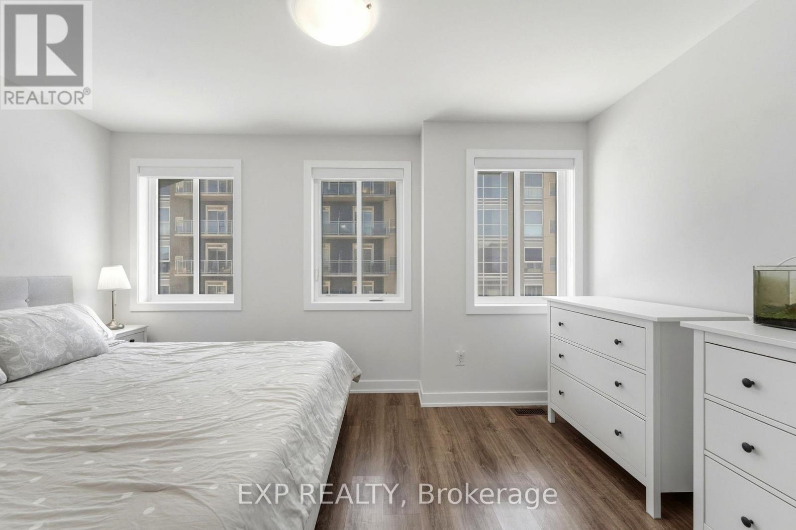 19 Markle Crescent, Hamilton (Ancaster), ON - Indoor Photo Showing Bedroom