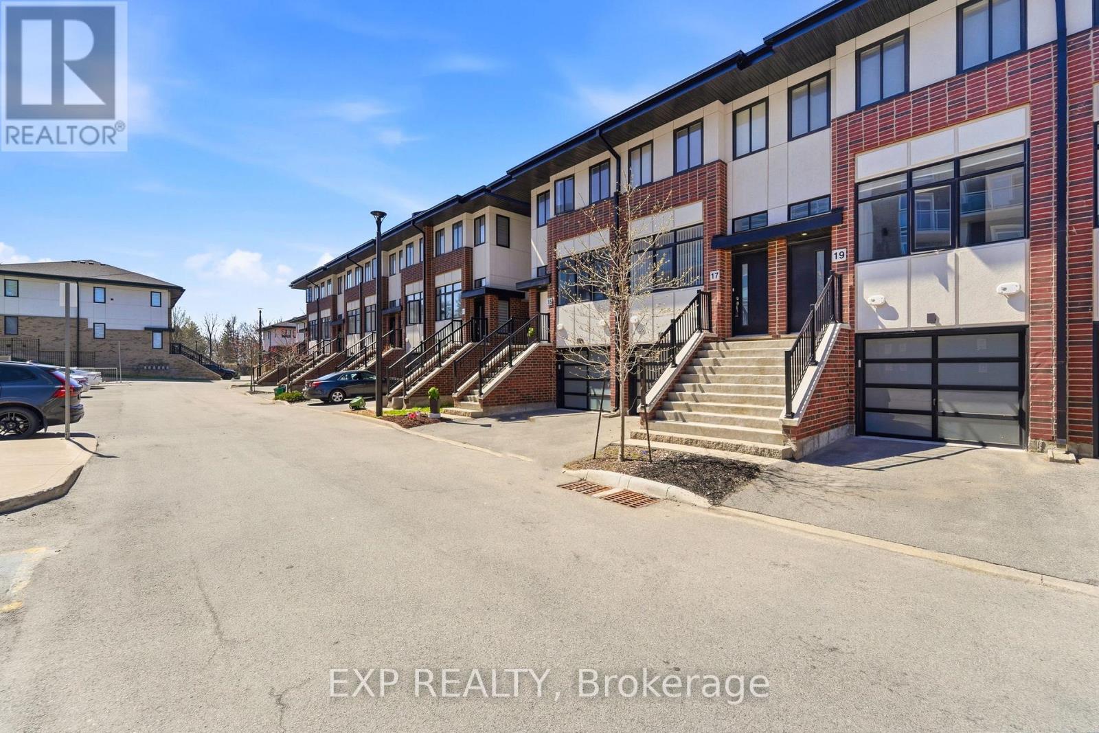 19 Markle Crescent, Hamilton (Ancaster), ON - Outdoor