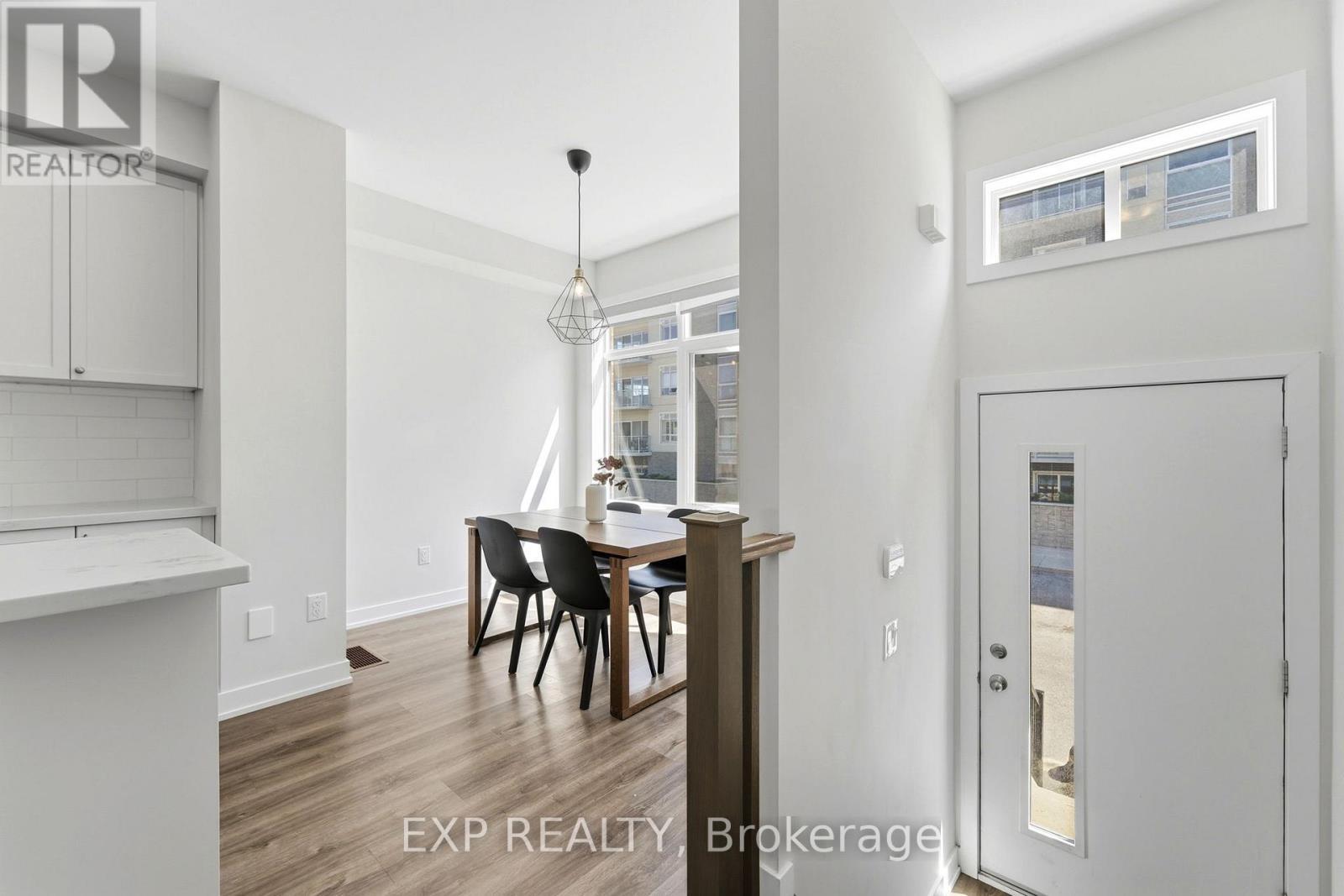 19 Markle Crescent, Hamilton (Ancaster), ON - Indoor