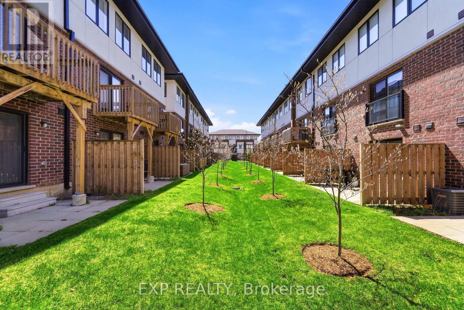 19 Markle Crescent, Hamilton (Ancaster), ON - Outdoor