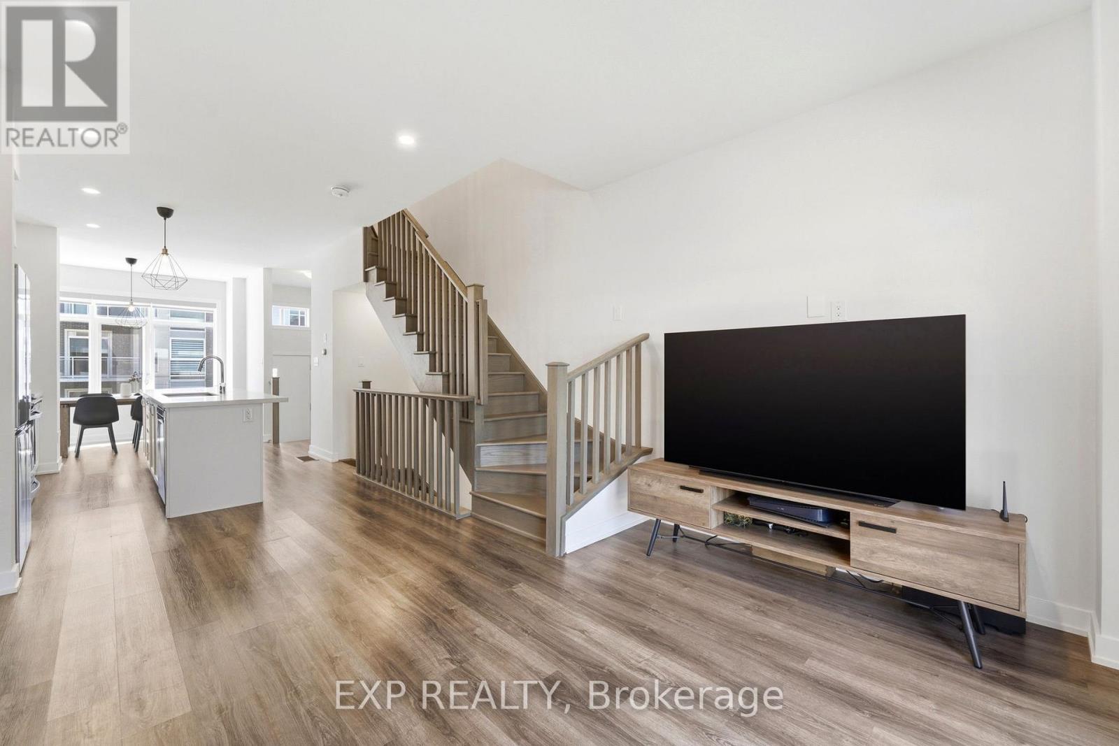 19 Markle Crescent, Hamilton (Ancaster), ON - Indoor Photo Showing Living Room
